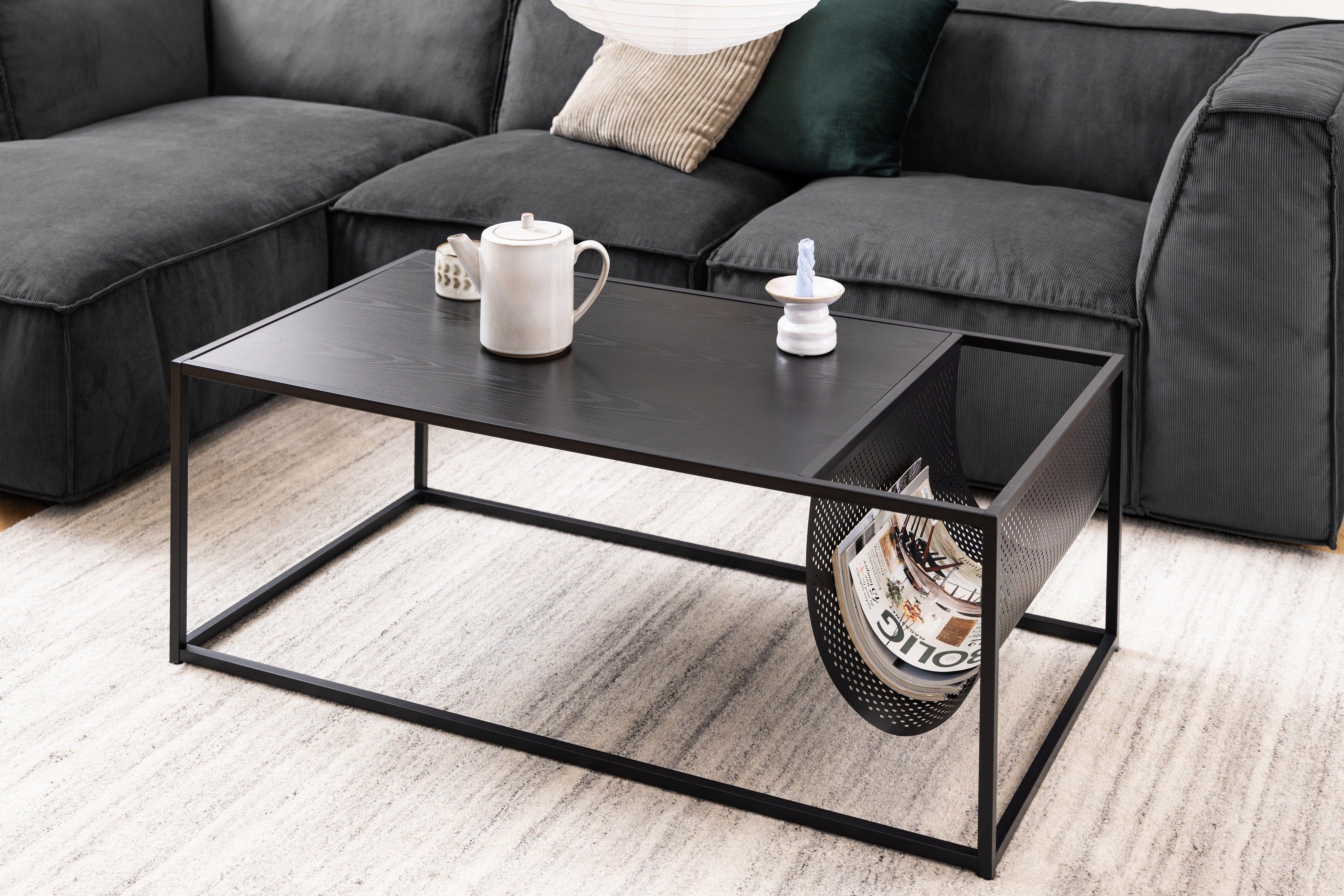 Stolik kawowy z miejscem na gazety SEAFORD czarny Home Essentials Eye on Design