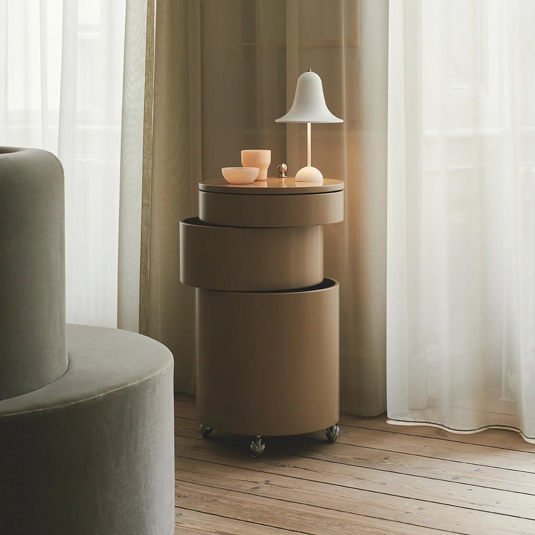 Stolik na kółkach BARBOY beżowy Verpan Eye on Design