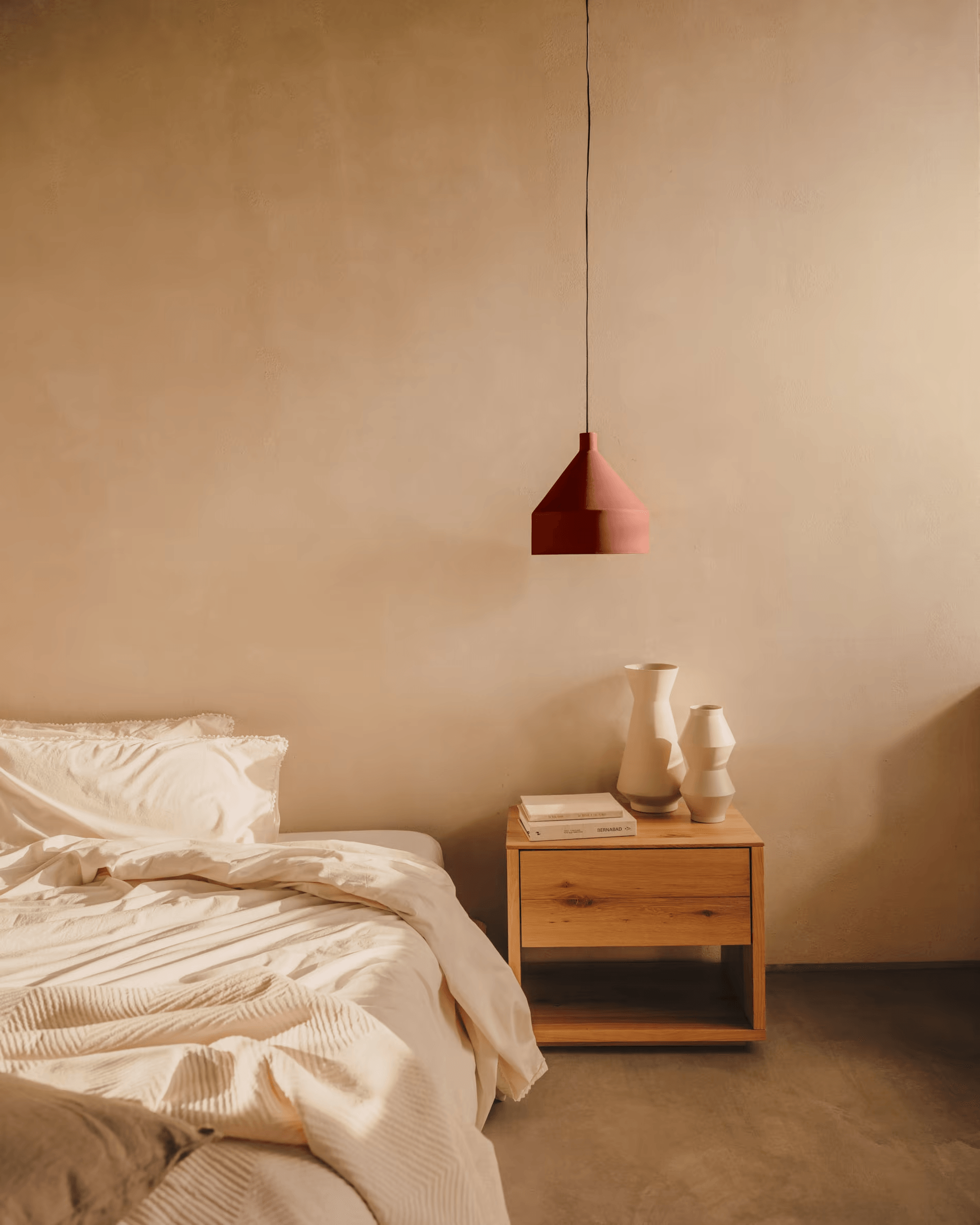 Stolik nocny ALGUEMA fornir dębowy La Forma Eye on Design