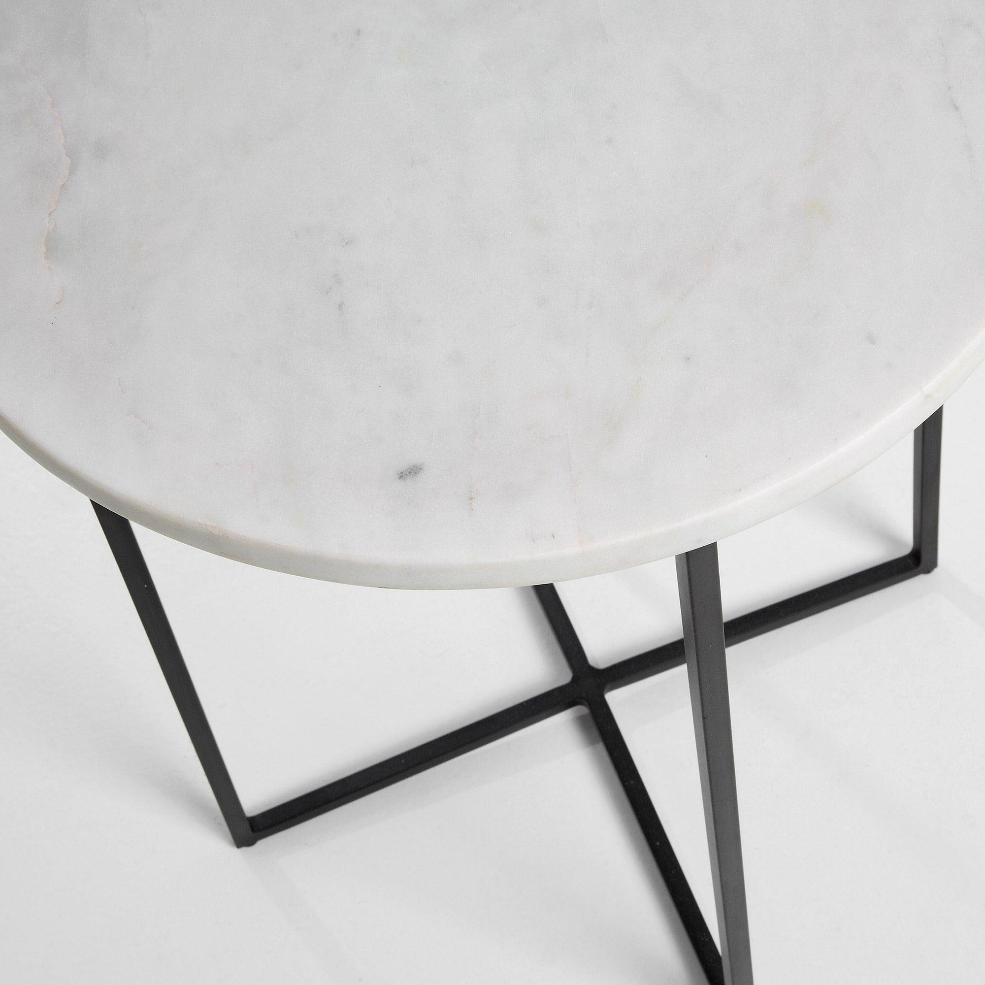 Stolik pomocniczy BRYSON biały marmur La Forma Eye on Design