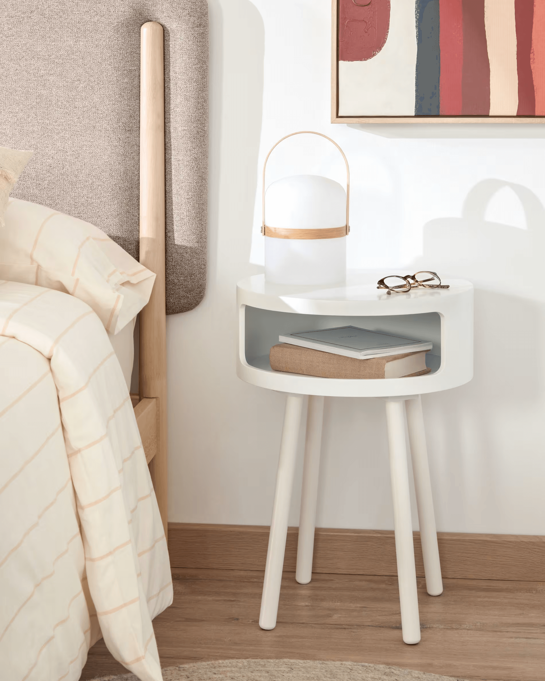 Stolik pomocniczy KURB biały La Forma Eye on Design