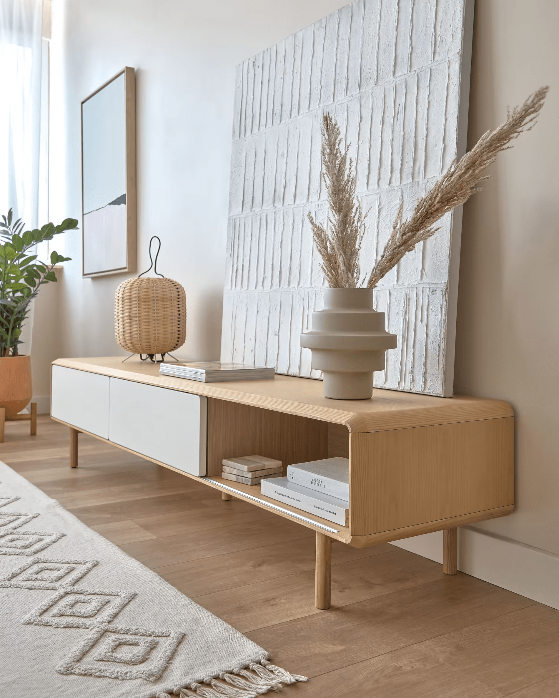 Szafka RTV ANIELLE lite drewno jesionowe La Forma Eye on Design