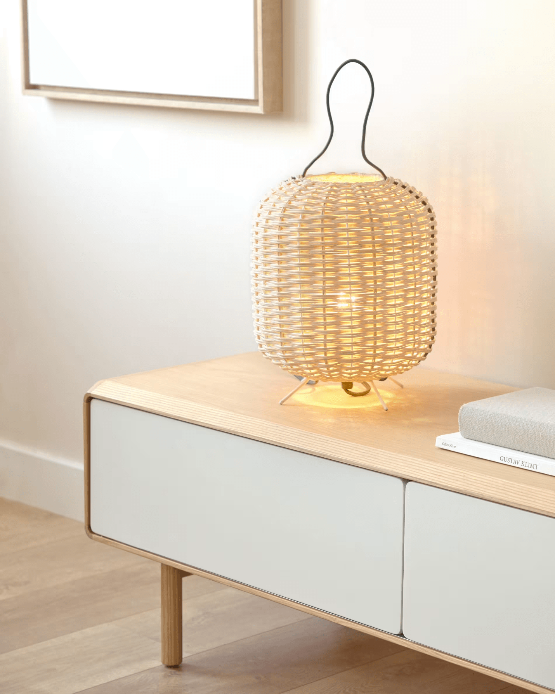 Szafka RTV ANIELLE lite drewno jesionowe La Forma Eye on Design