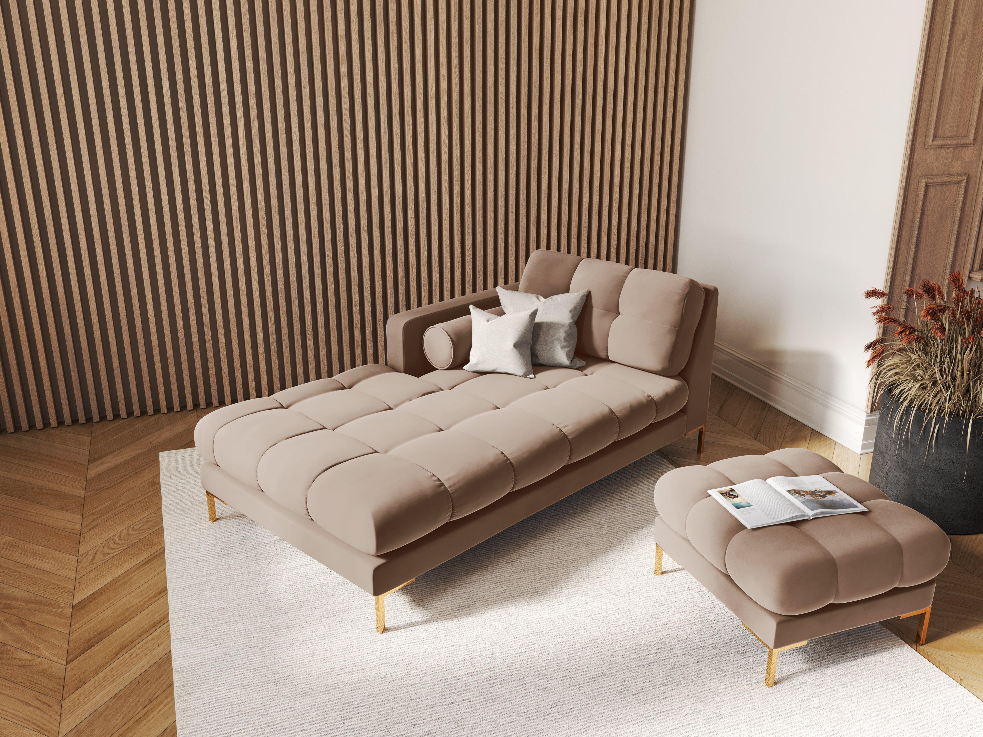 Szezlong aksamitny lewostronny BALI beżowy ze złotą podstawą Cosmopolitan Design Eye on Design