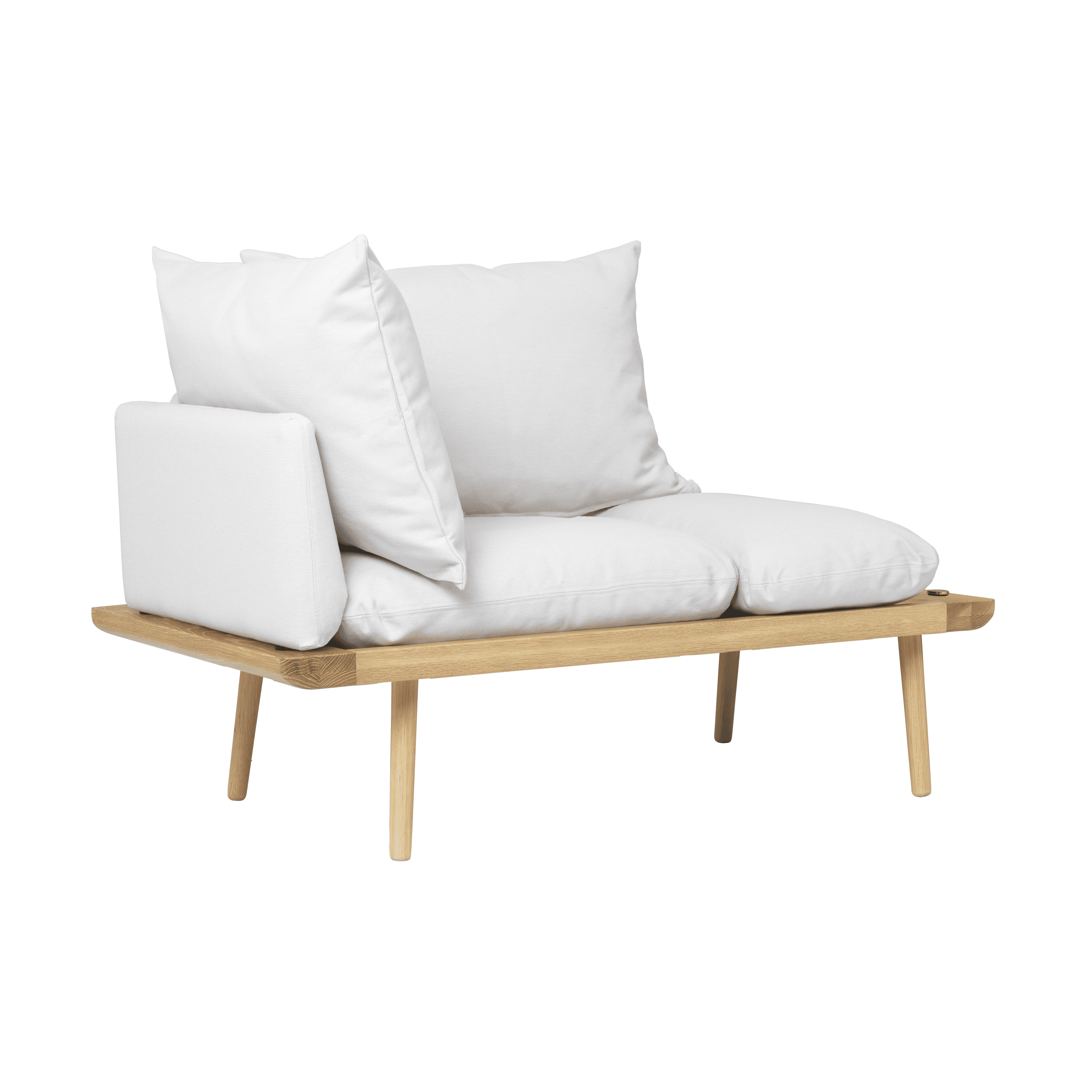 Szezlong LOUNGE AROUND baby blue z dębową podstawą UMAGE Eye on Design