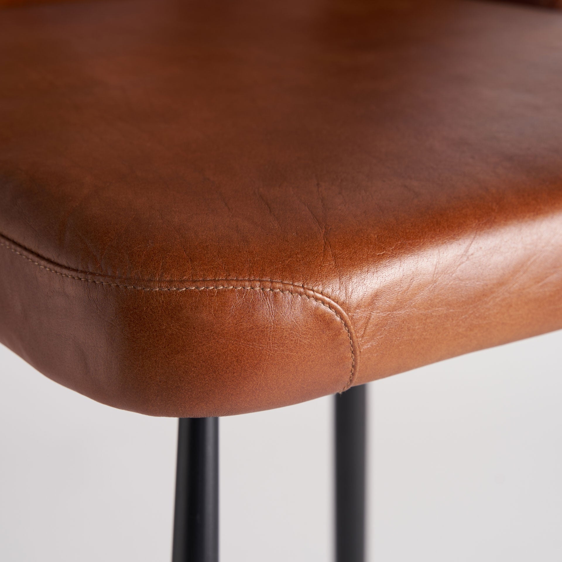 Barhocker DEXTER braunes Leder mit schwarzem Gestell
