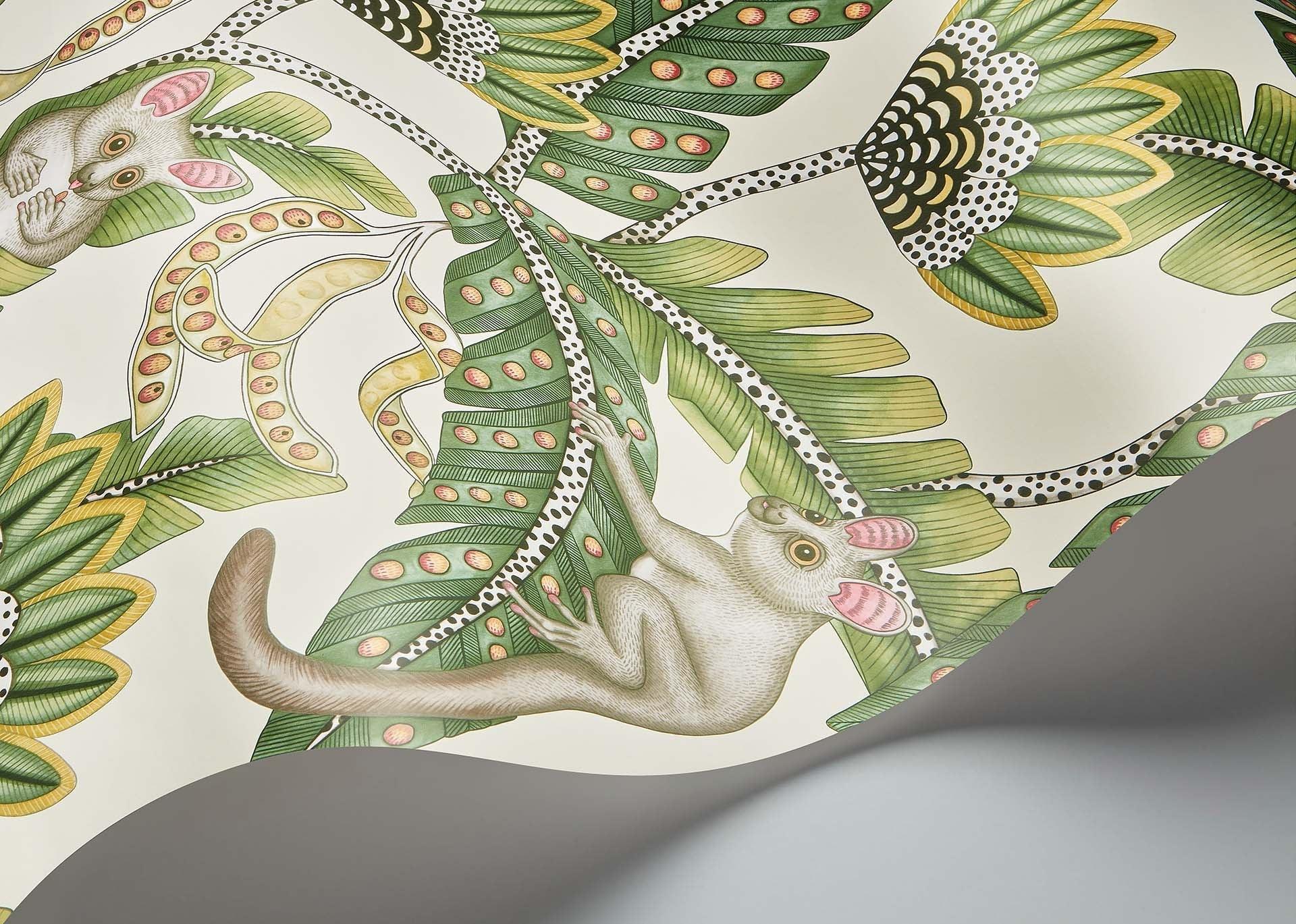 Tapeta ARDMORE JABULA - Bush Baby zieleń na pergaminie Cole & Son Eye on Design