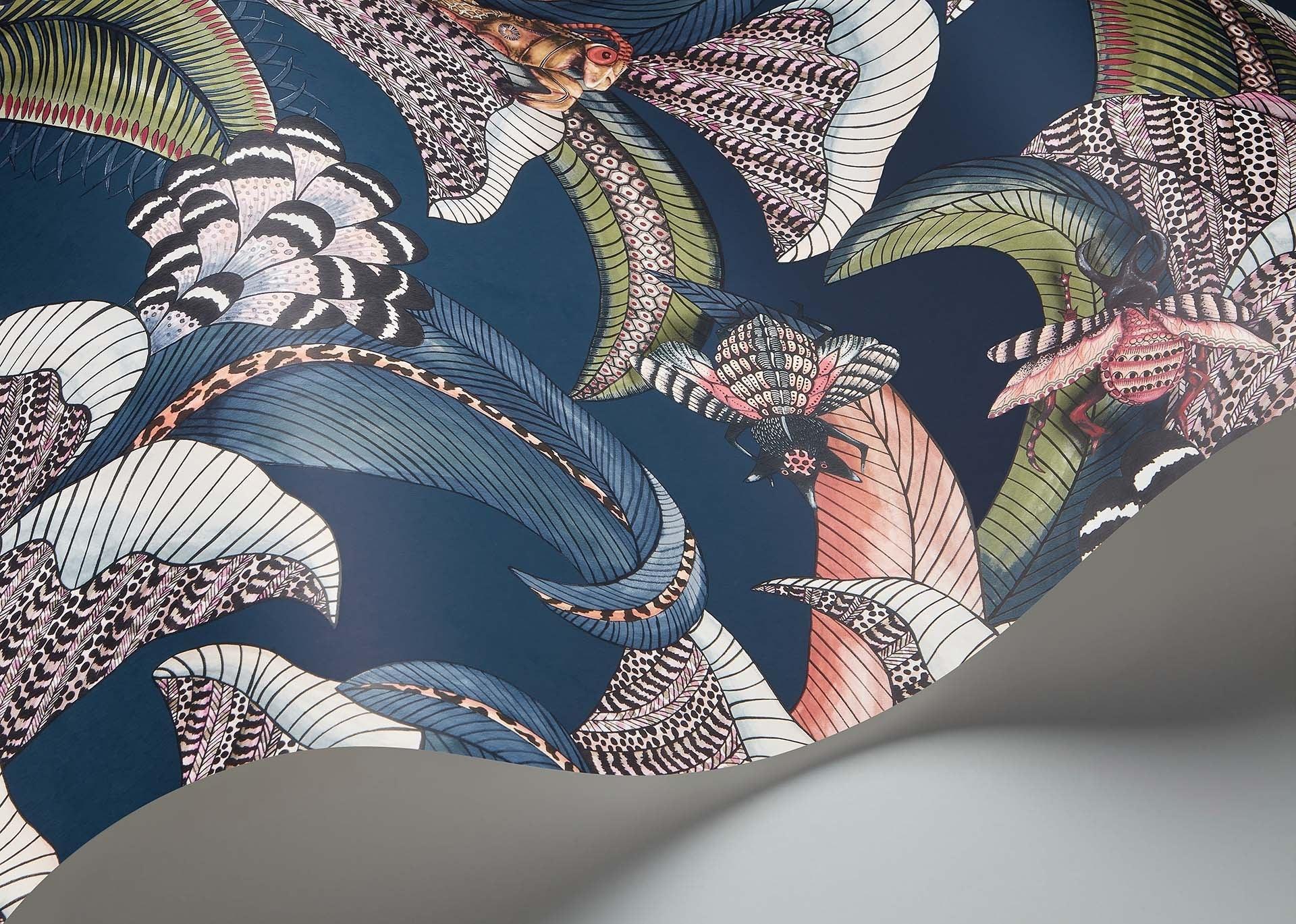 Tapeta ARDMORE JABULA - Hoopoe Leaves granatowy Cole & Son Eye on Design