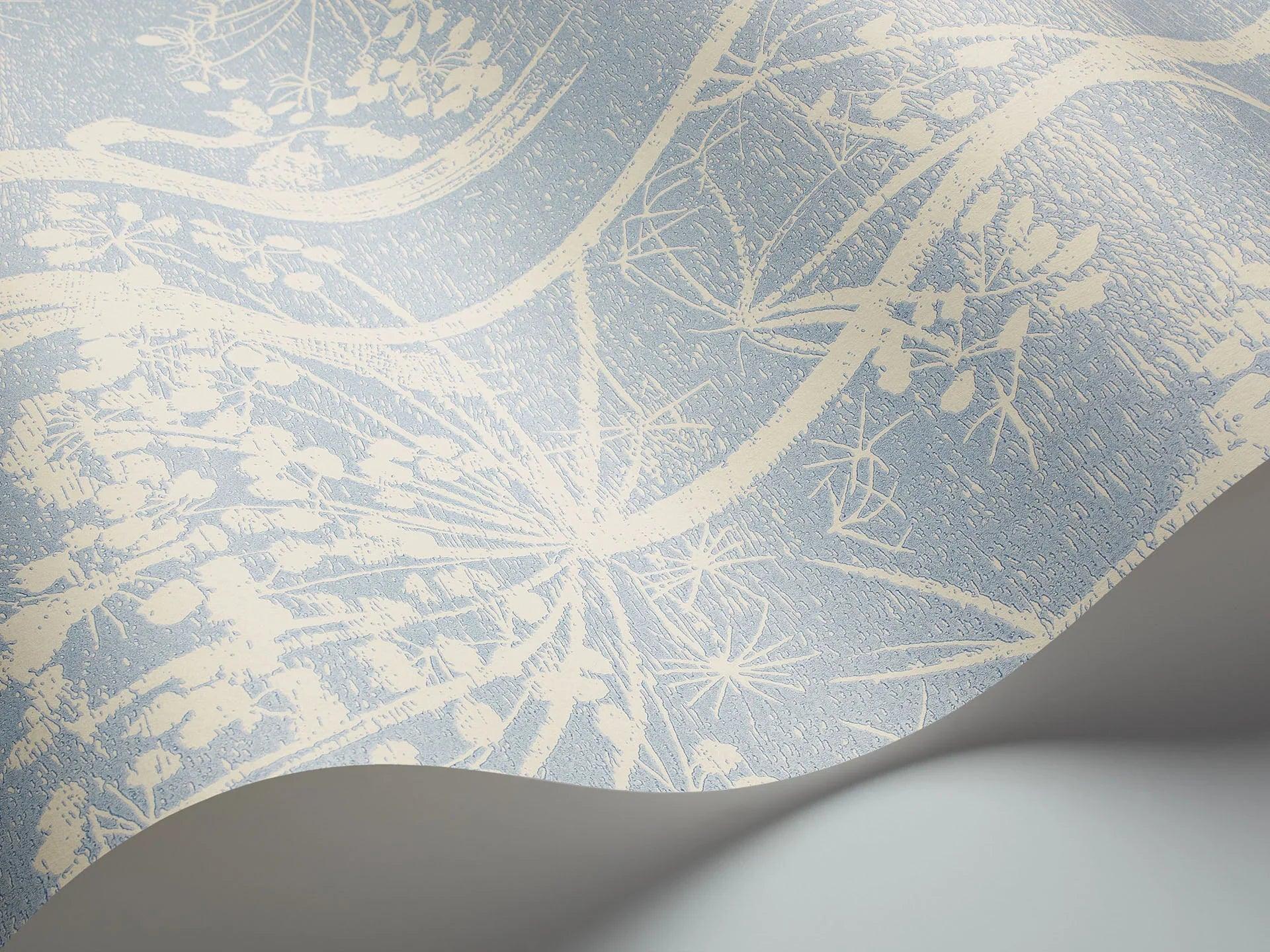 Tapeta CONTEMPORARY COLLECTION - Cow Parsley błękit Cole & Son Eye on Design
