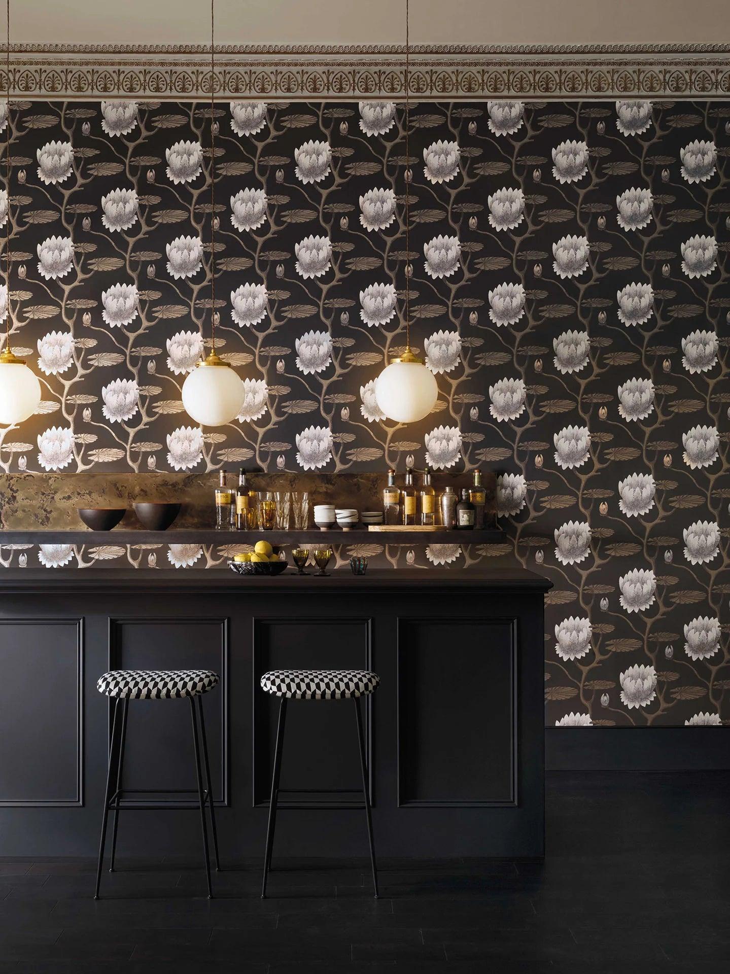 Tapeta CONTEMPORARY COLLECTION - Summer Lily brązowy Cole & Son Eye on Design