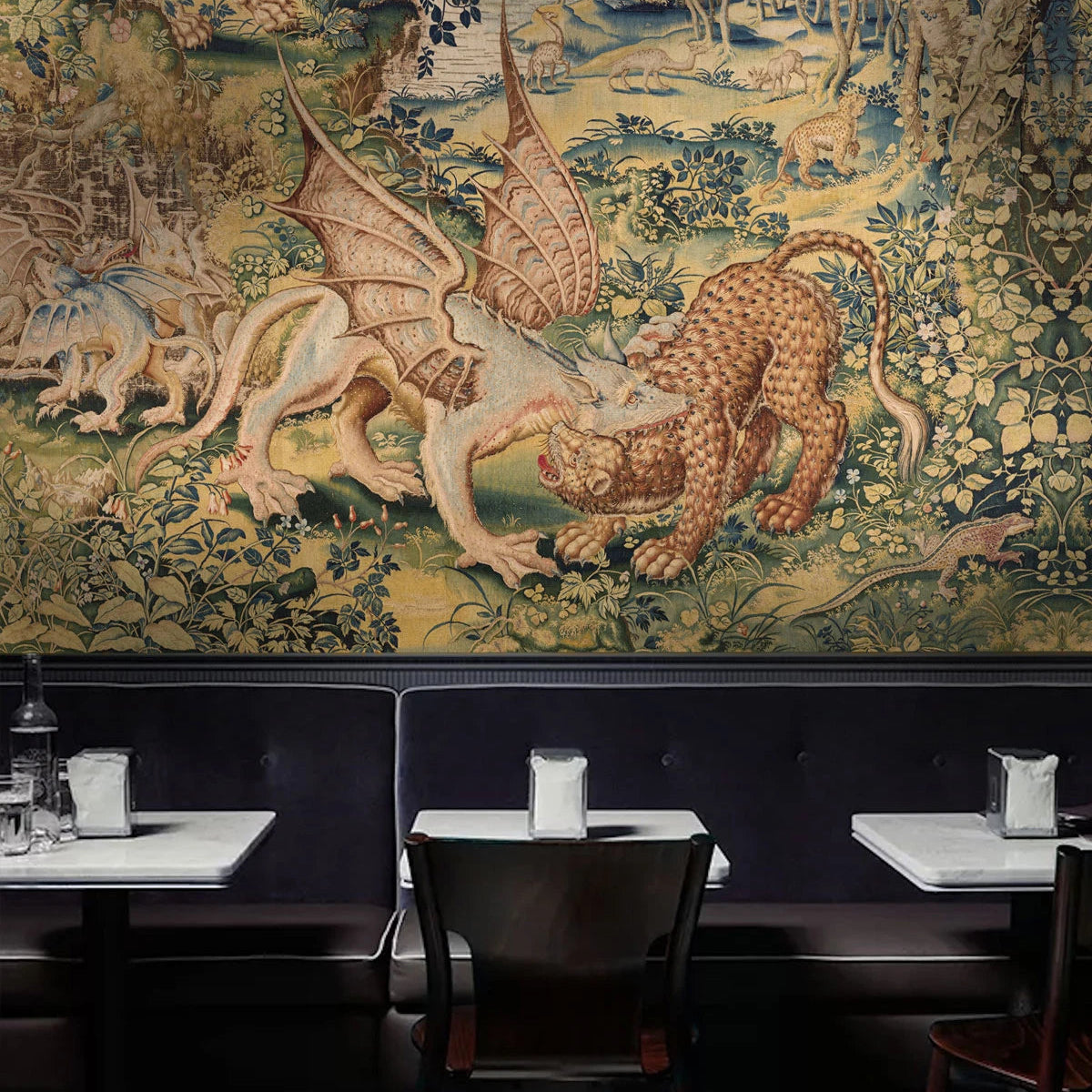 Tapete mit Tiermotiv DRAGON ARRAS sandbeige mit grün