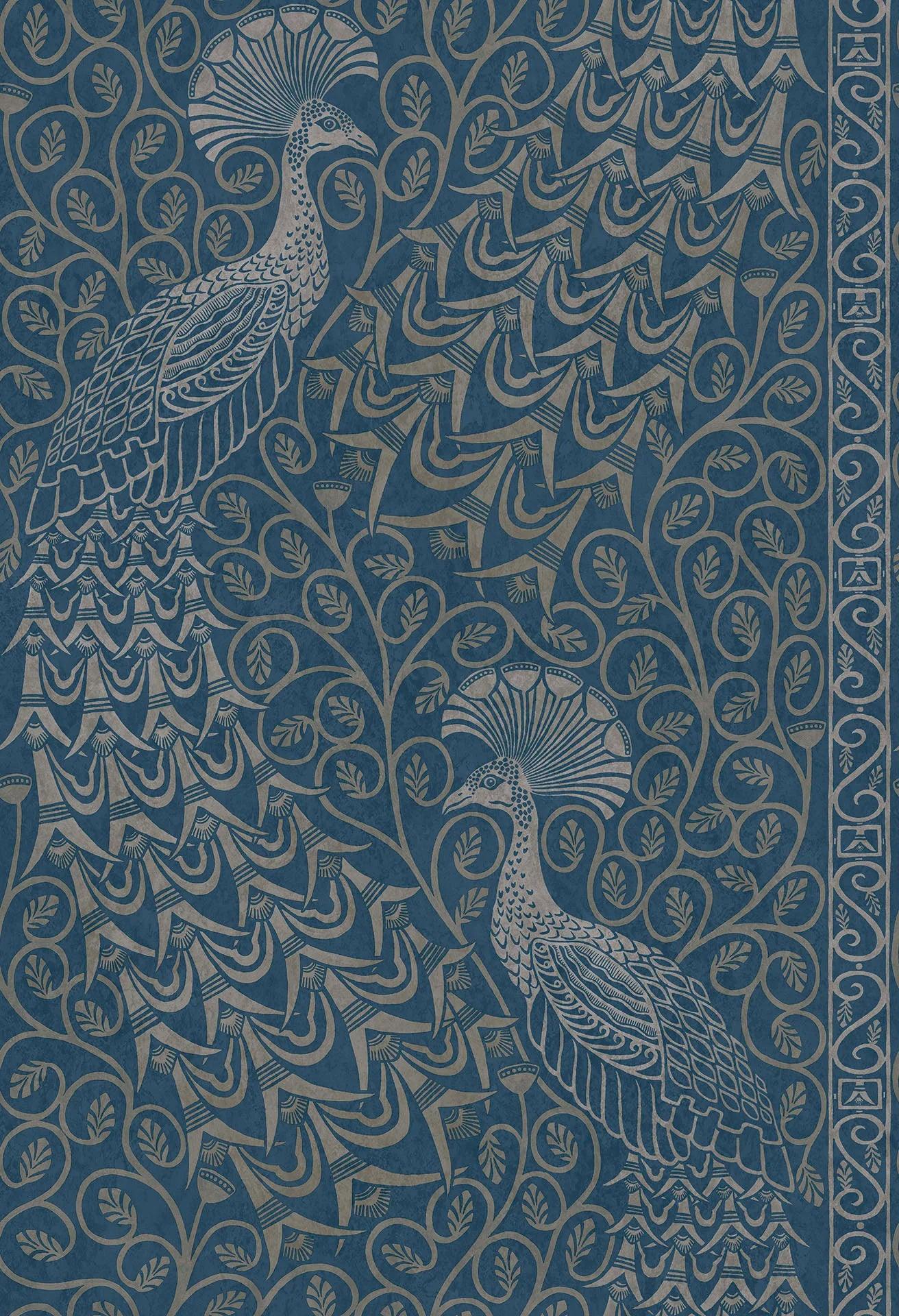 Tapeta THE PEARWOOD COLLECTION - Pavo Parade srebro na niebieskim Cole & Son Eye on Design