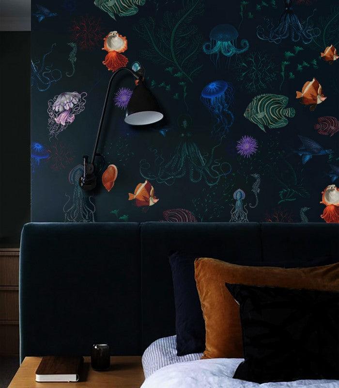 Tapeta UNDERWATER WORLD ciemnoniebieski Wallcolors Eye on Design