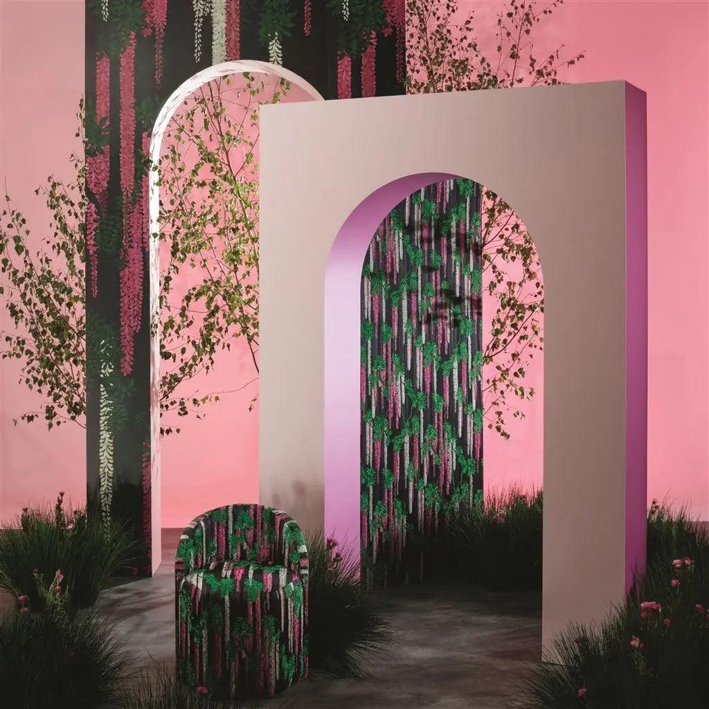 Tapeta WISTERIA ALBA MAGENTA czarny z różowym Christian Lacroix Eye on Design