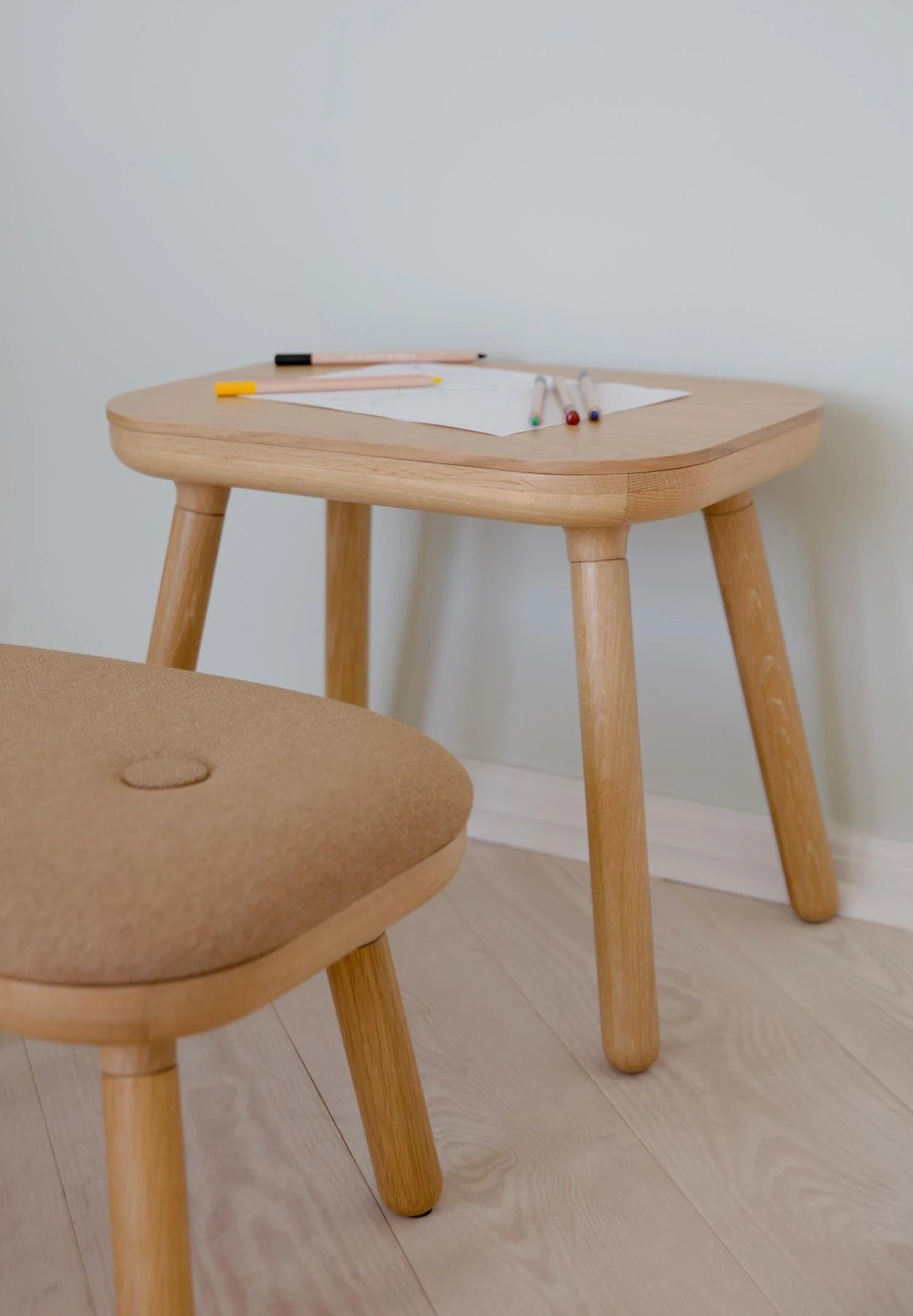 PAFF table oak