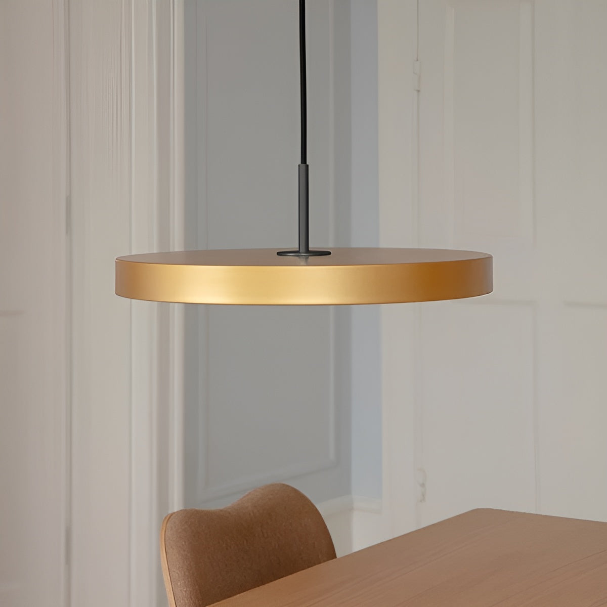 Pendelleuchte ASTERIA PLUS gold mit schwarzem Einsatz
