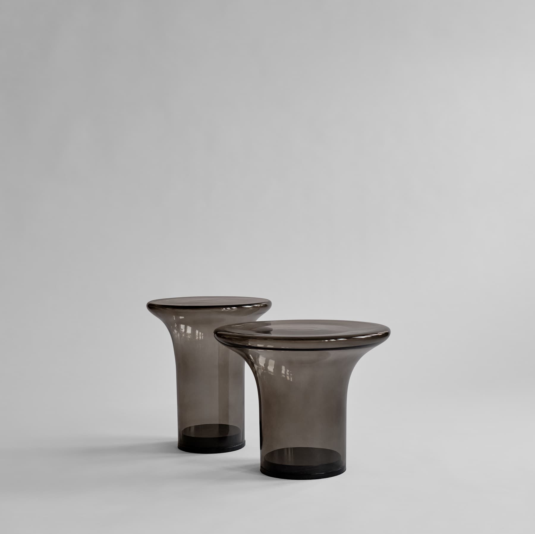TRUMPET side table smoked glass