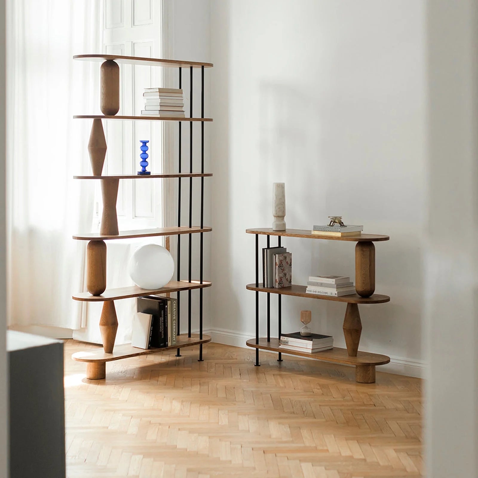 Regal VAZOO aus gebleichtem Eichenholz