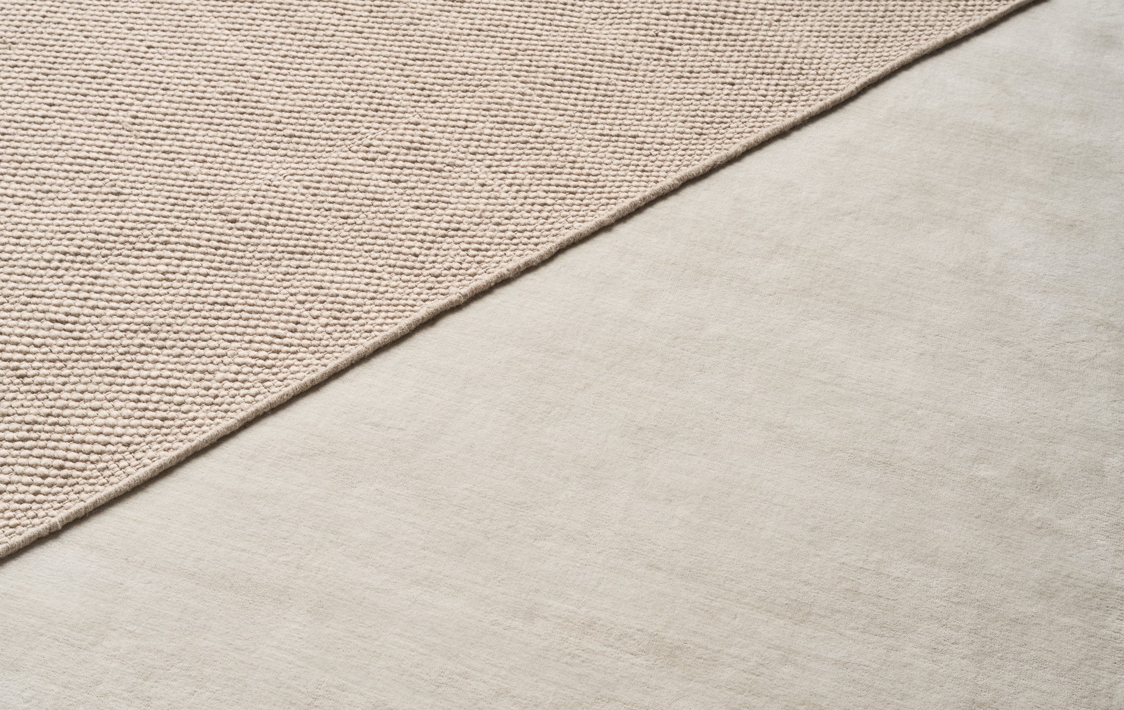 Carpet 145 light gray wool and bamboo blend