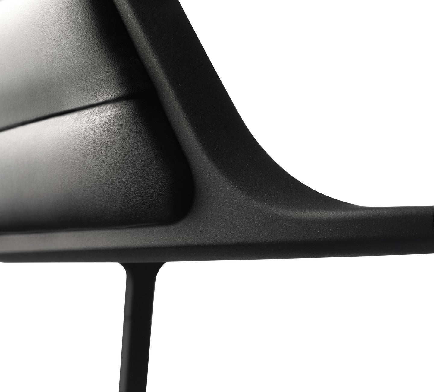 Stuhl 451 schwarze Leder mit schwarzem Metallgestell
