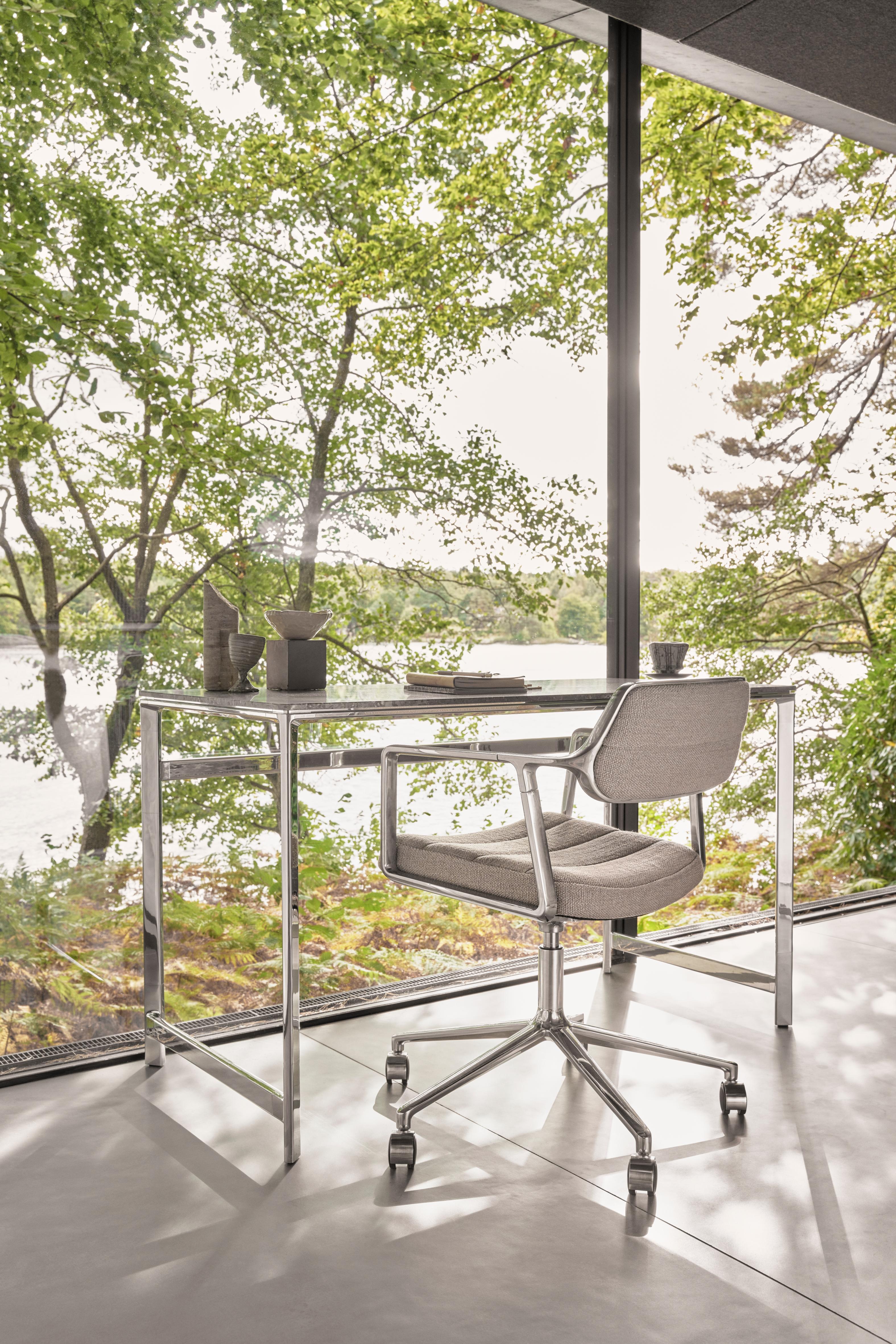 Bürostuhl 453+ sandfarbener Stoff mit Metallbasis