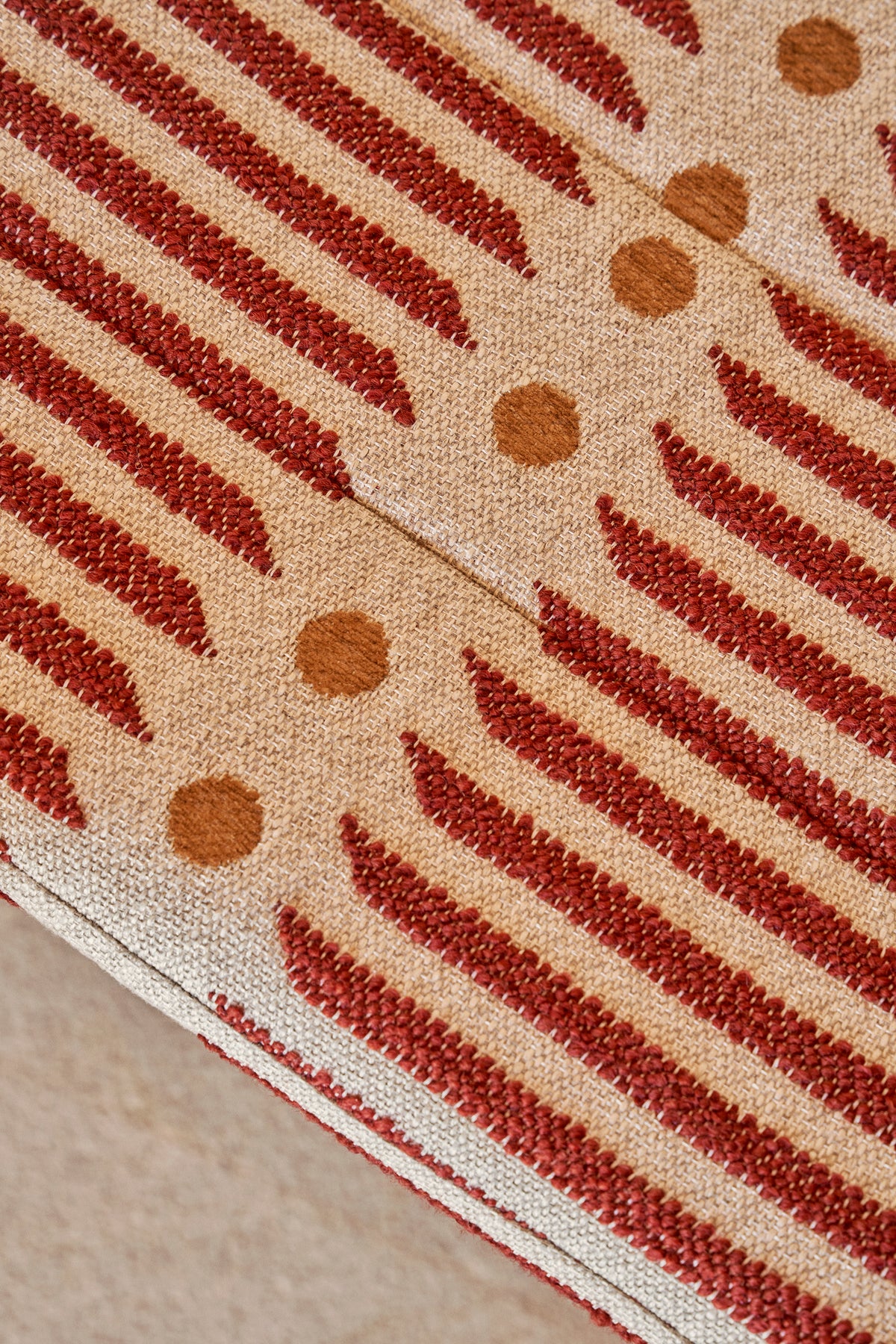 Bürostuhl 452 – MALLORCA beige und rot mit Metallbasis