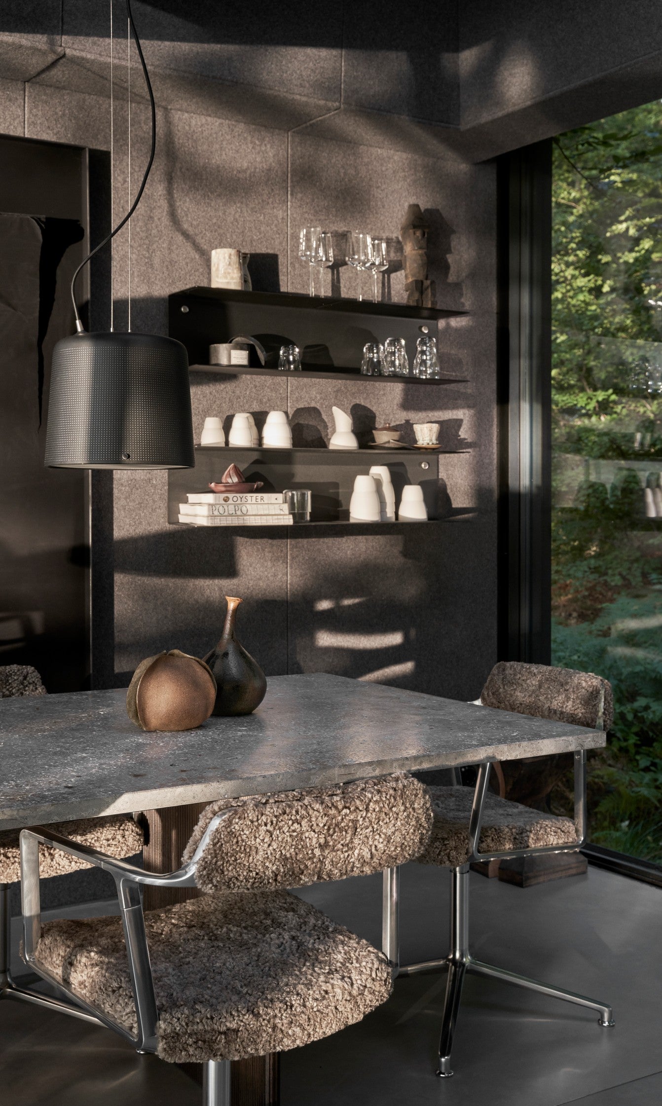 Pendelleuchte 526 schwarzes Metall
