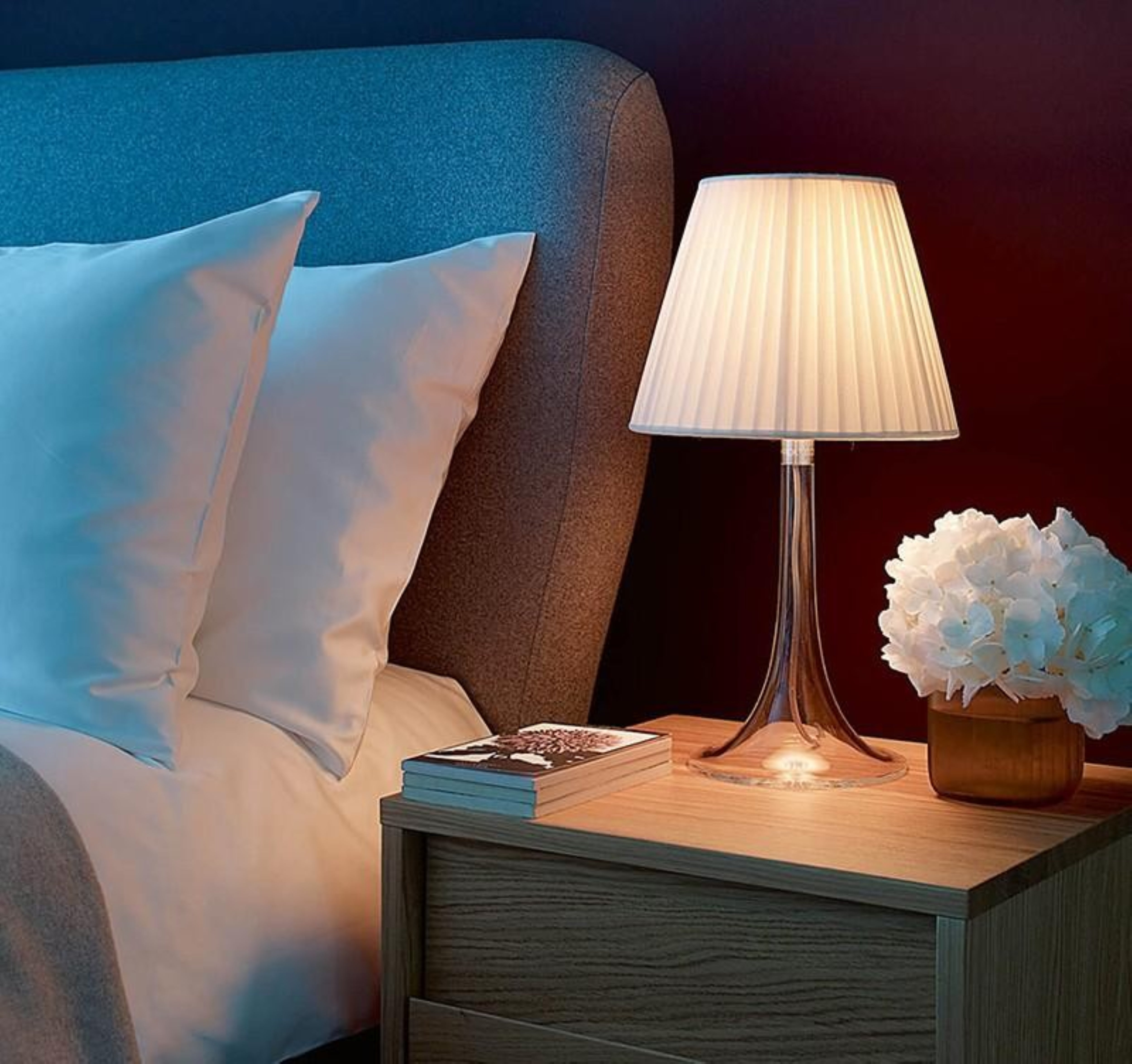 Tischlampe MISS K mit Stoffschirm