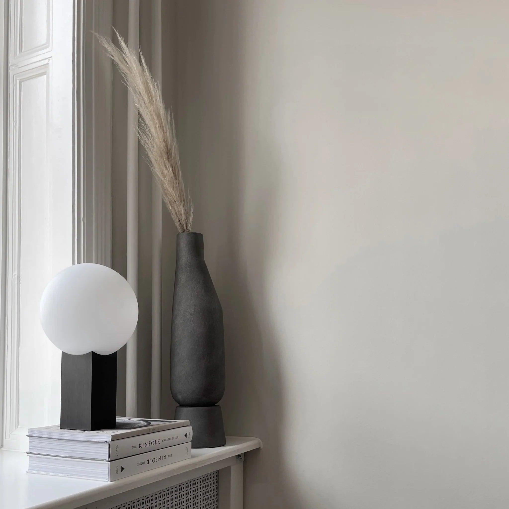 Wazon SPHERE TALL ciemnoszary 101 Copenhagen Eye on Design