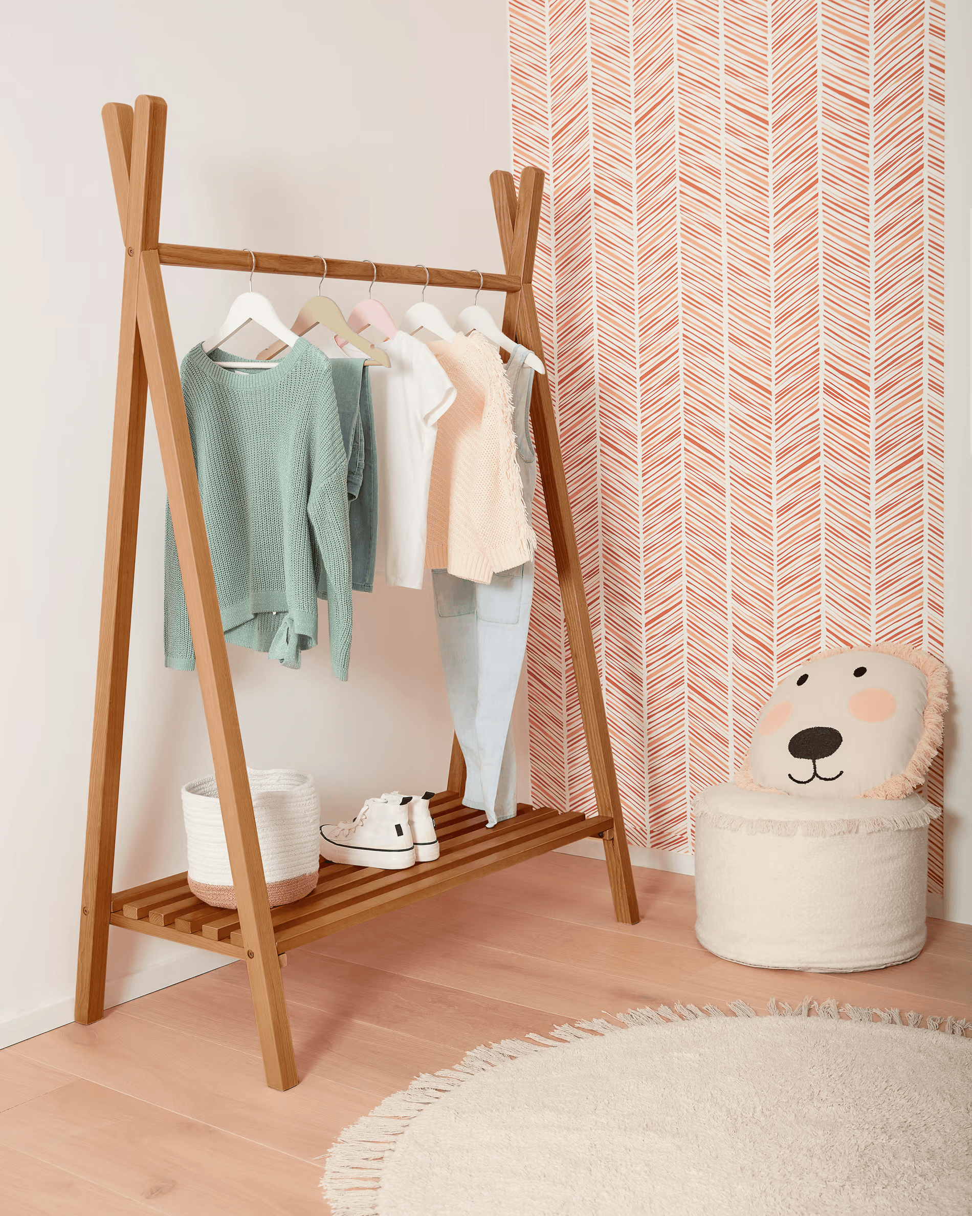 Wieszak dziecięcy TIPI lite drewno jesionowe La Forma Eye on Design