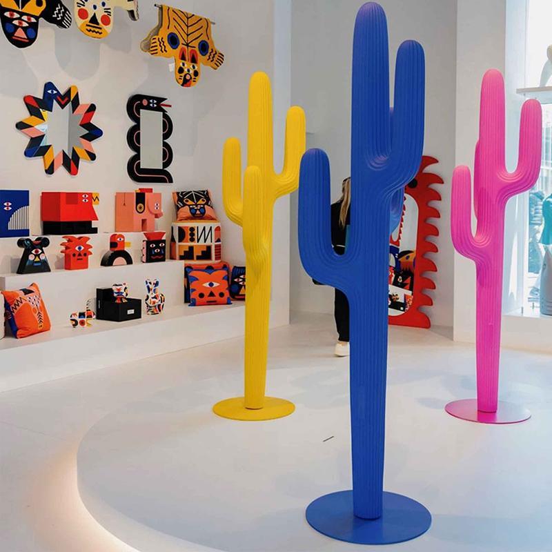 Wieszak SAGUARO fioletowy Qeeboo Eye on Design