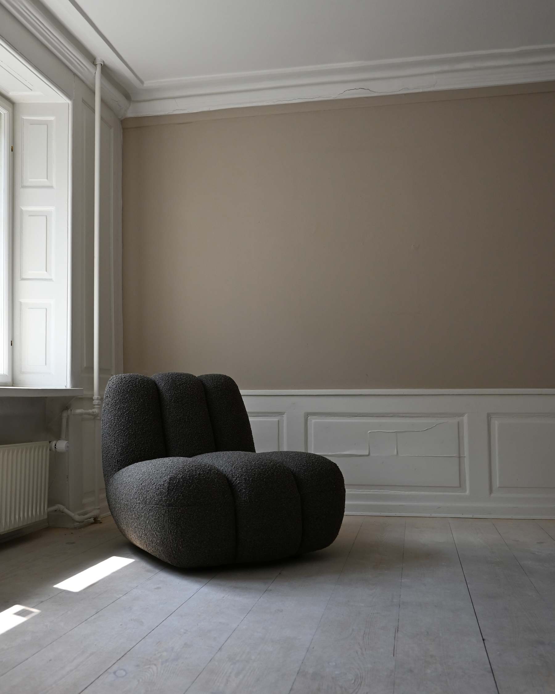 TOE-Sessel aus graubraunem Bouclé