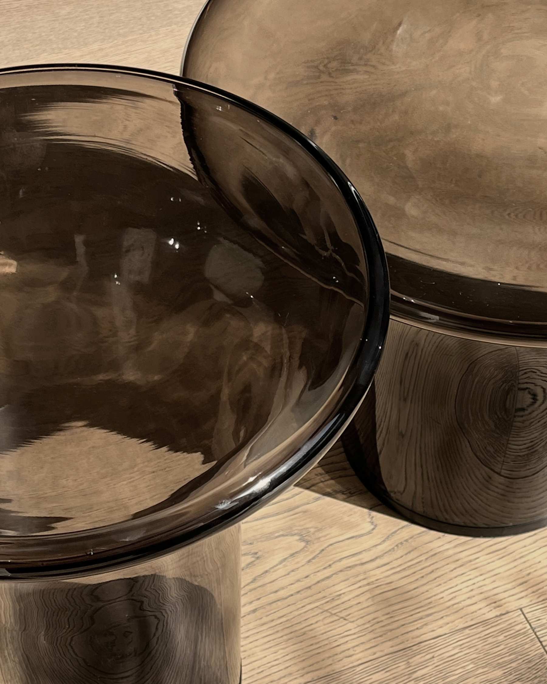 TRUMPET side table smoked glass