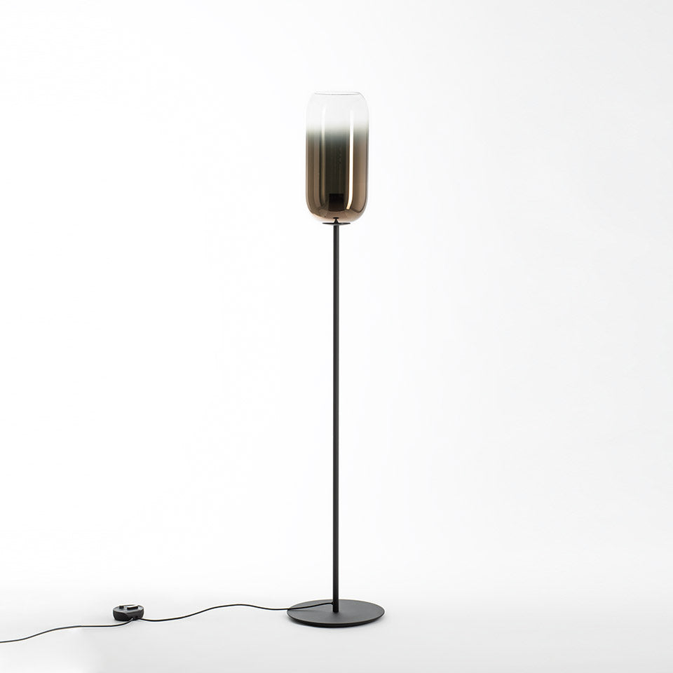 Stehlampe GOPLE braun mit schwarzem Sockel