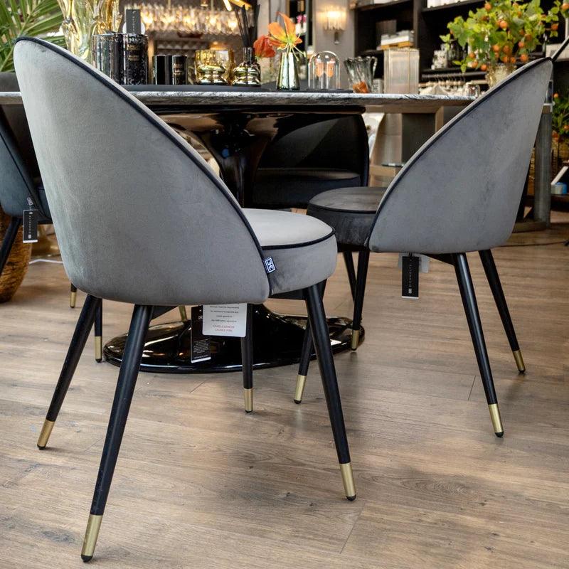 Zestaw krzeseł aksamitnych COOPER niebieski Eichholtz Eye on Design