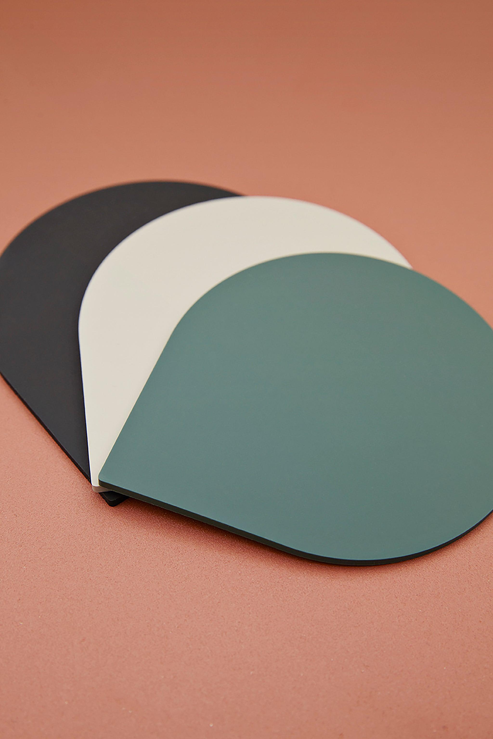 Zestaw podstawek pod kubki STILLA bordowy AYTM Eye on Design