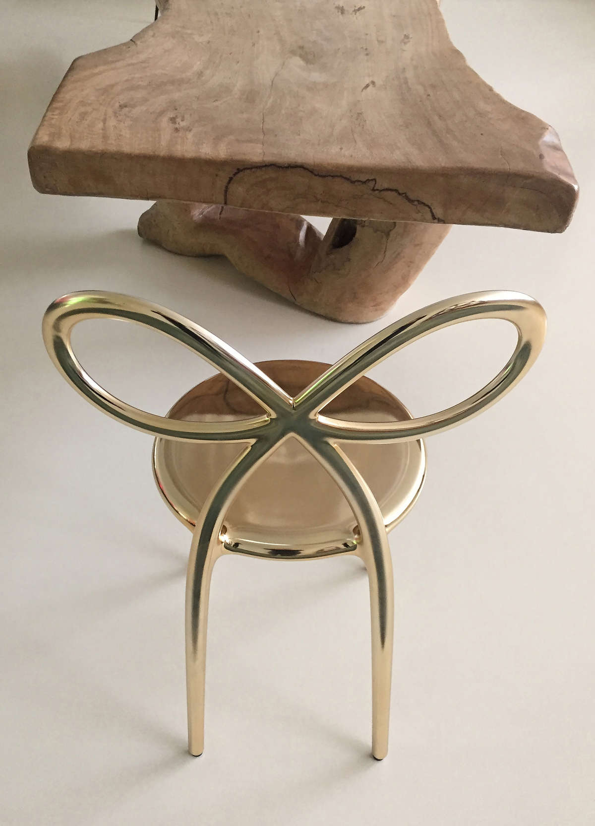 Zestaw krzeseł RIBBON różowy metal Qeeboo Eye on Design