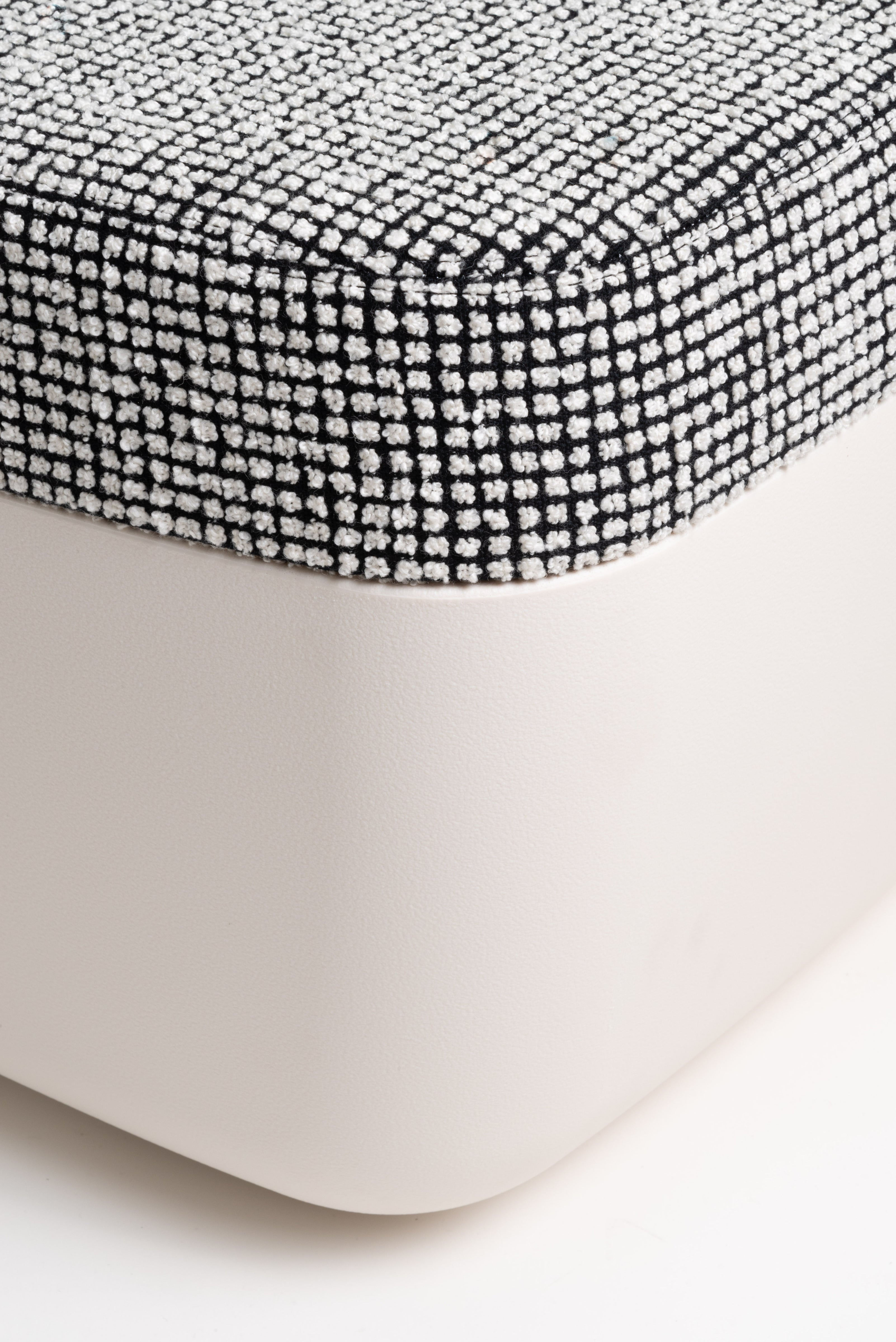 Fotel NIMROD fioletowy Magis Eye on Design
