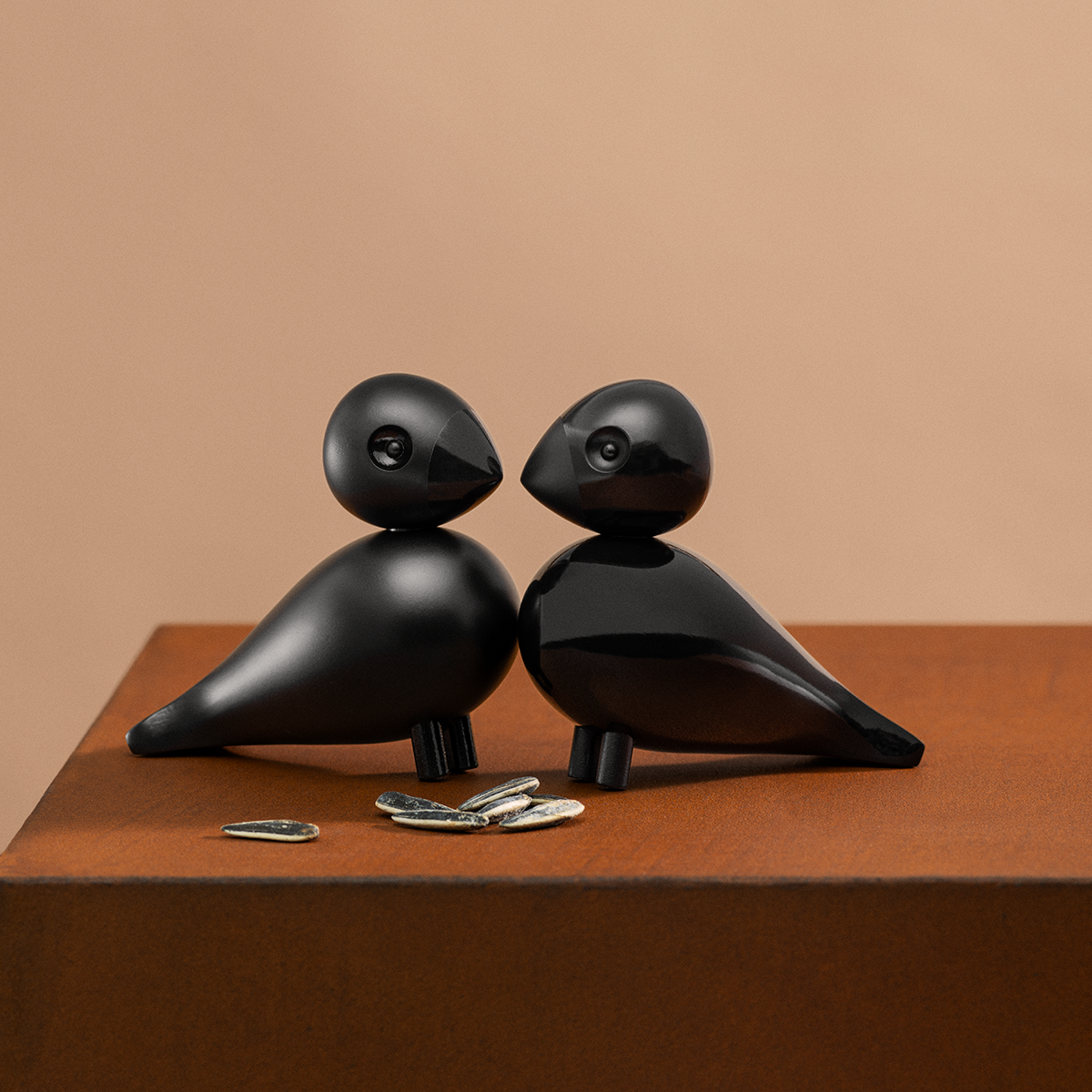 Paar Holzfiguren LOVEBIRDS schwarz