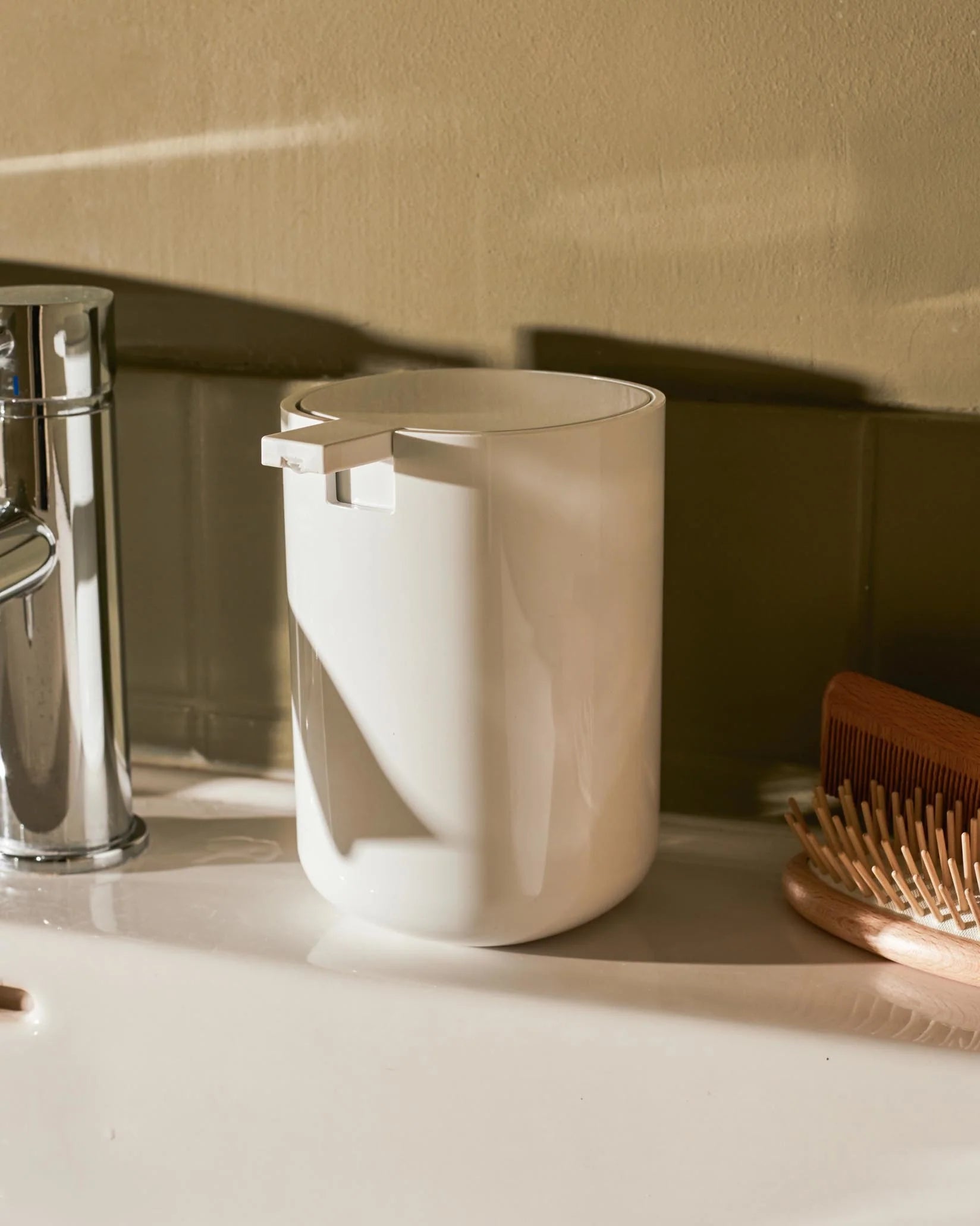 Birillo white soap dispenser