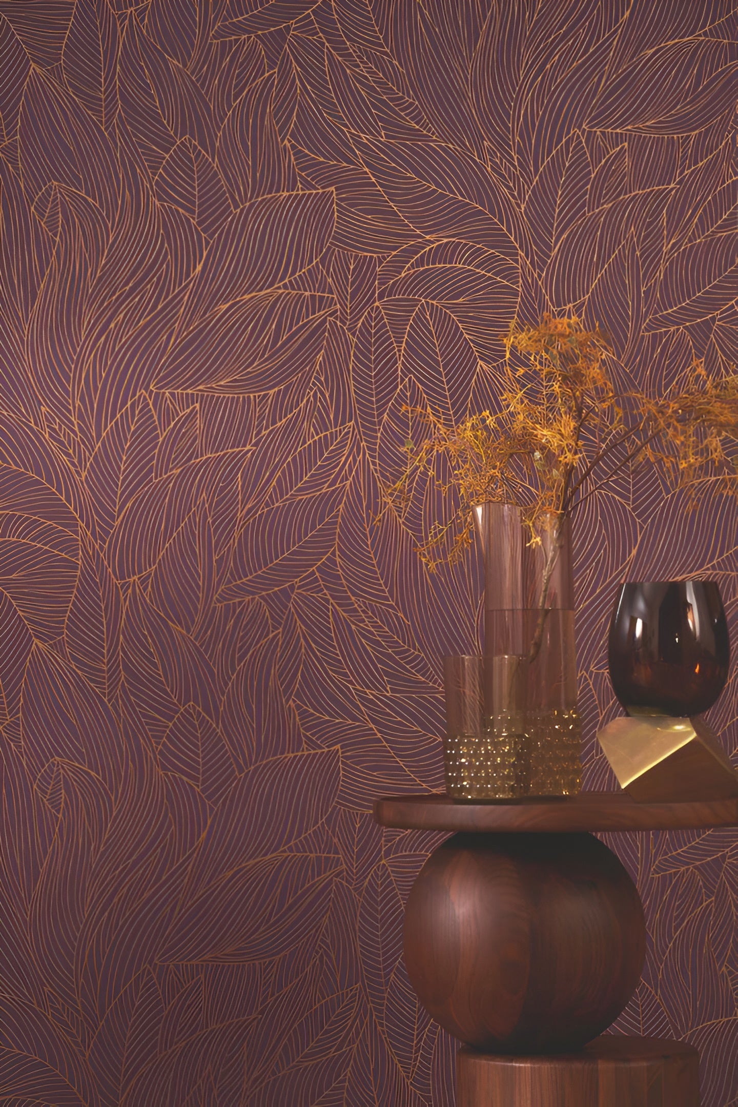 Non-woven wallpaper with a plant motif HOSTA - PURPLE/BRONZE purple with bronze