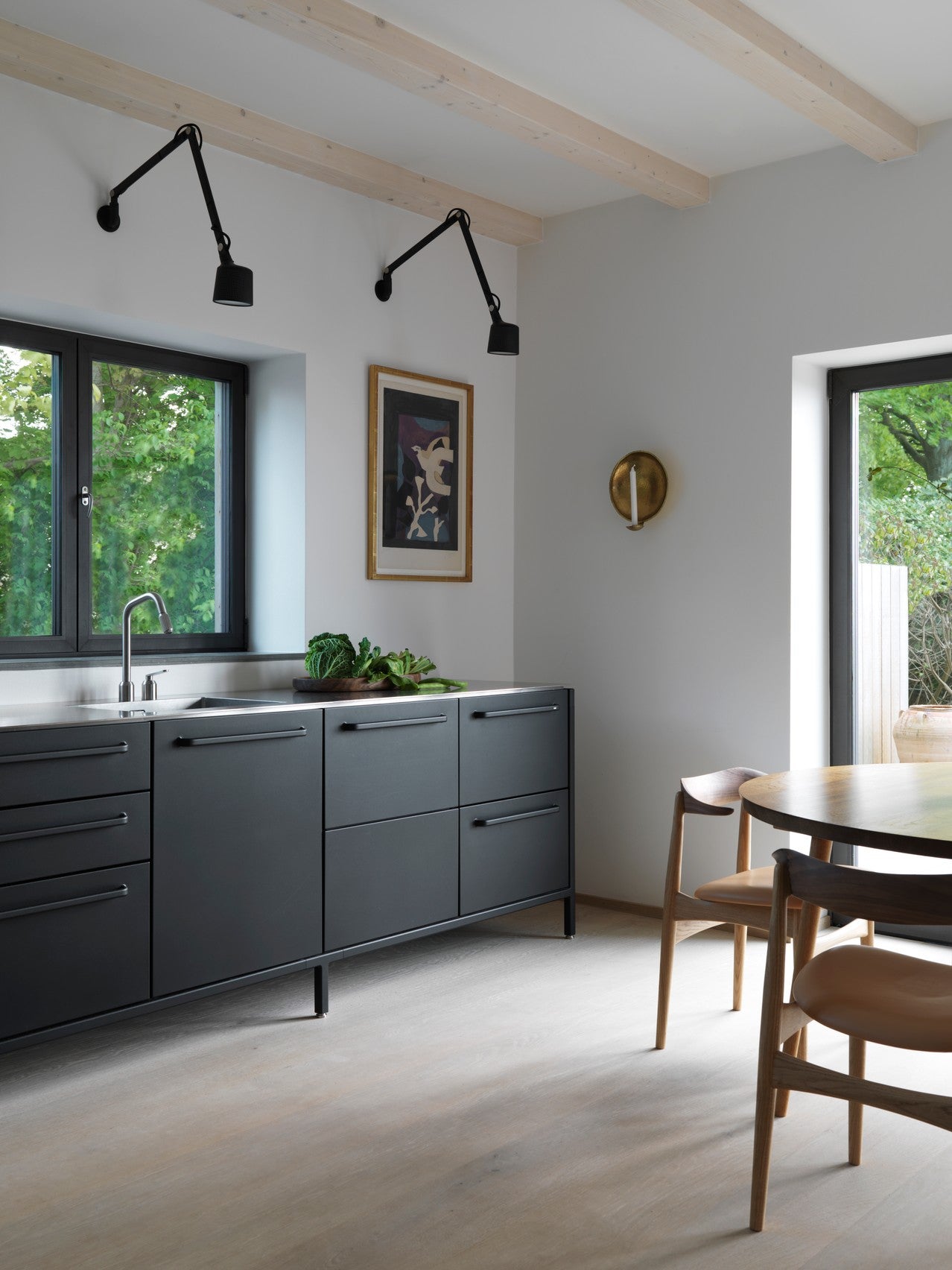 Wandleuchte mit Arm 522 schwarz Metall