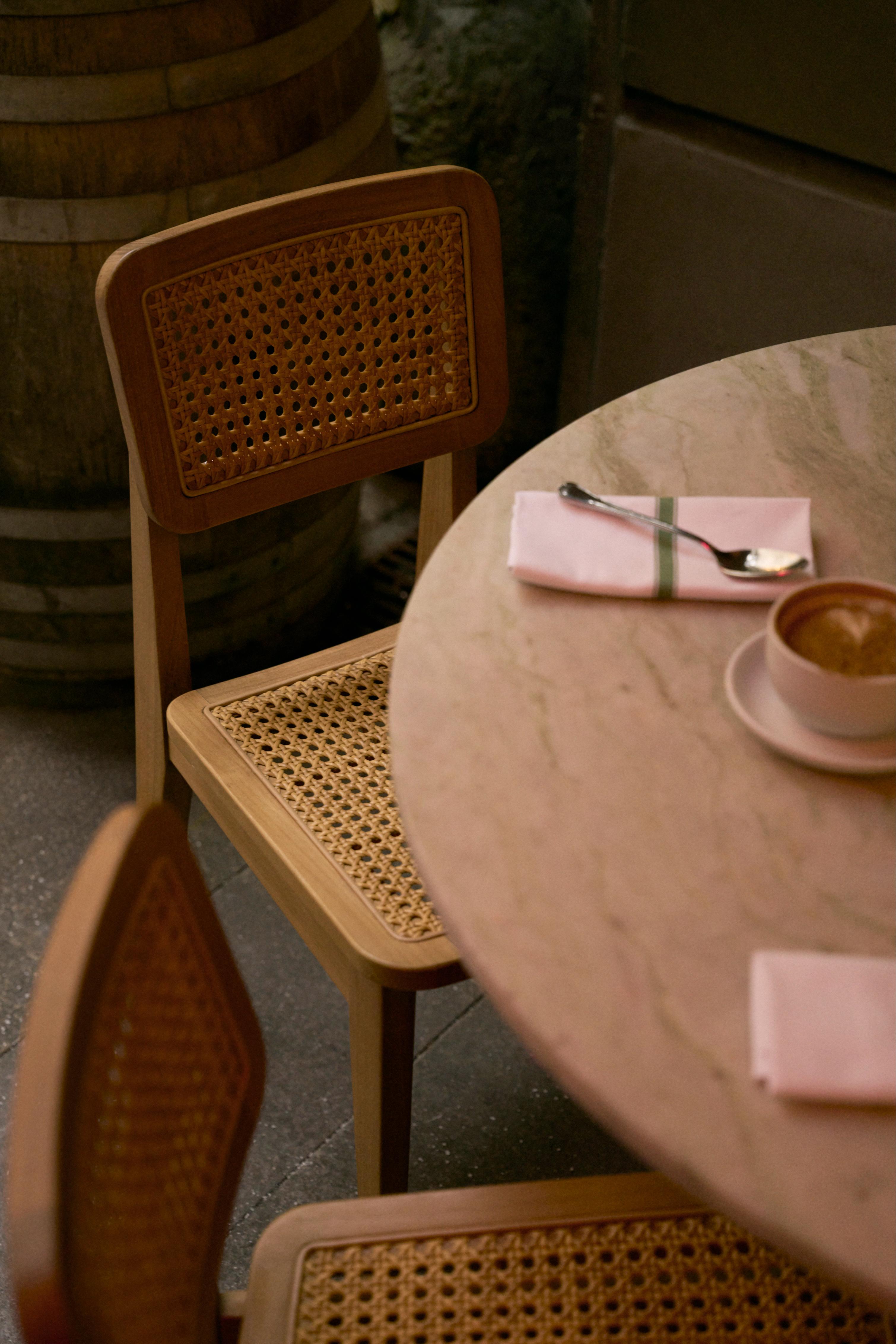 Gartenstuhl C-CHAIR aus Teakholz mit Geflecht