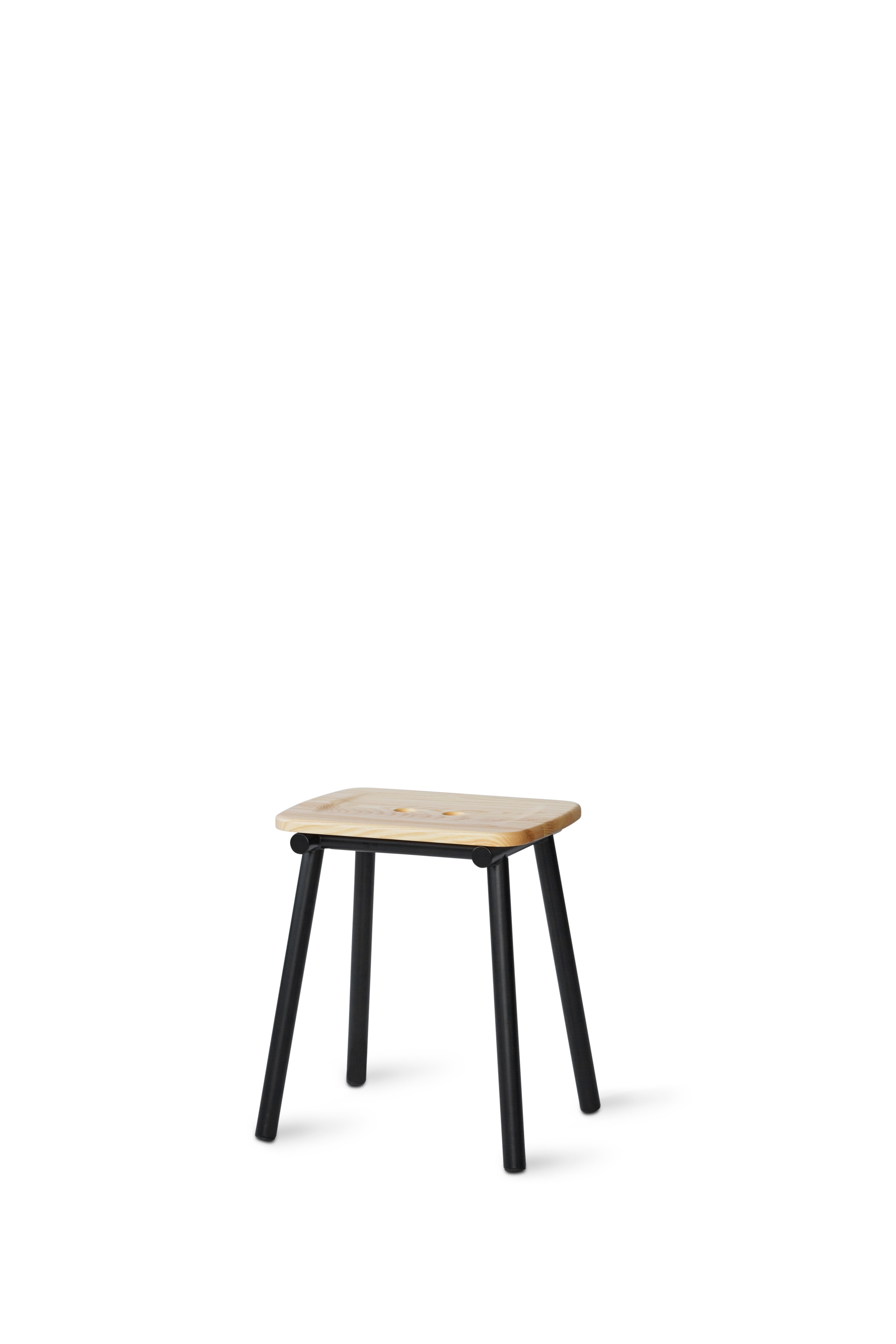 TUBBY TUBE Stool natural ash with black base