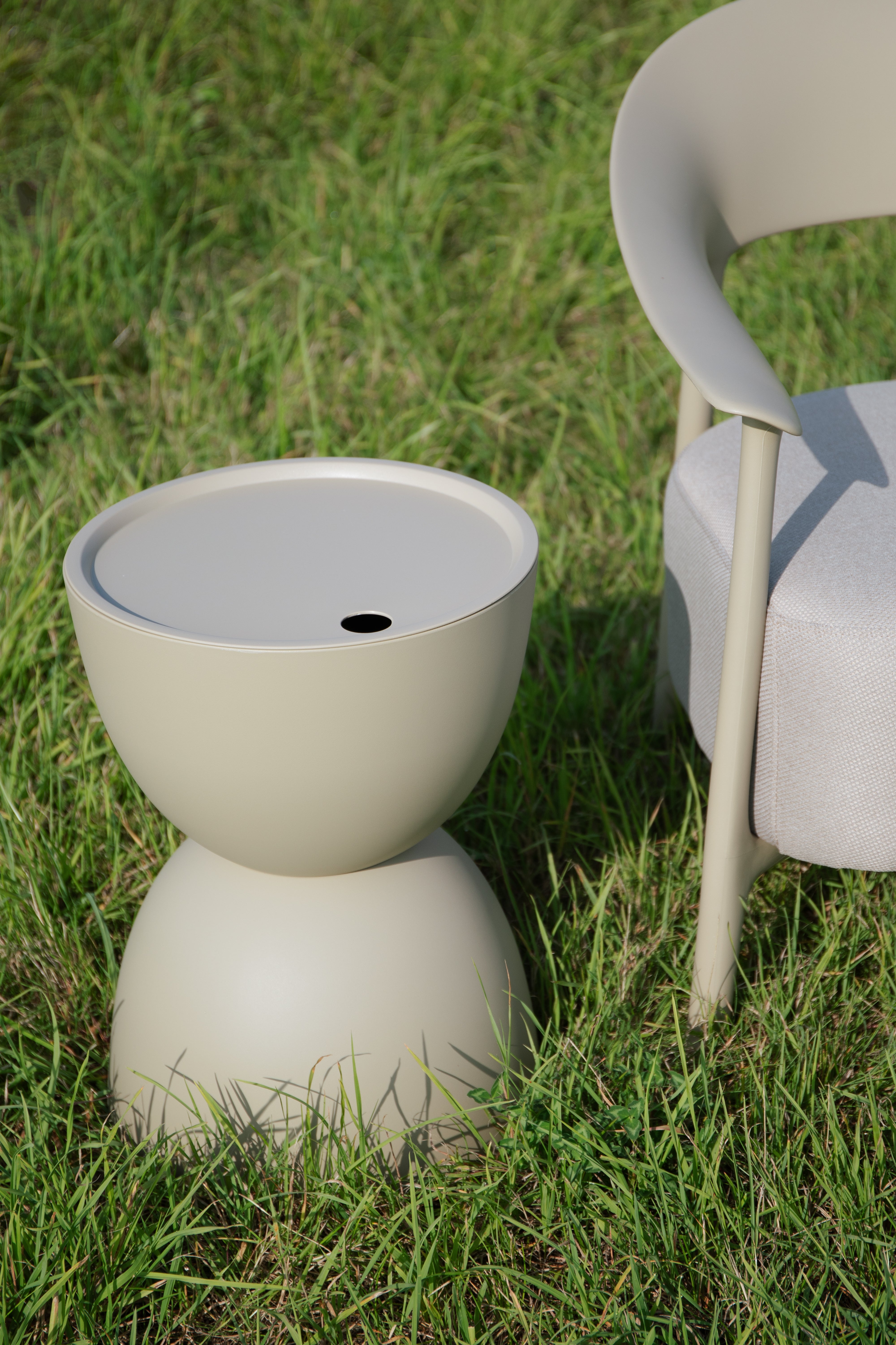 Gartenkaffee-Tisch mit Stauraum MARA beige
