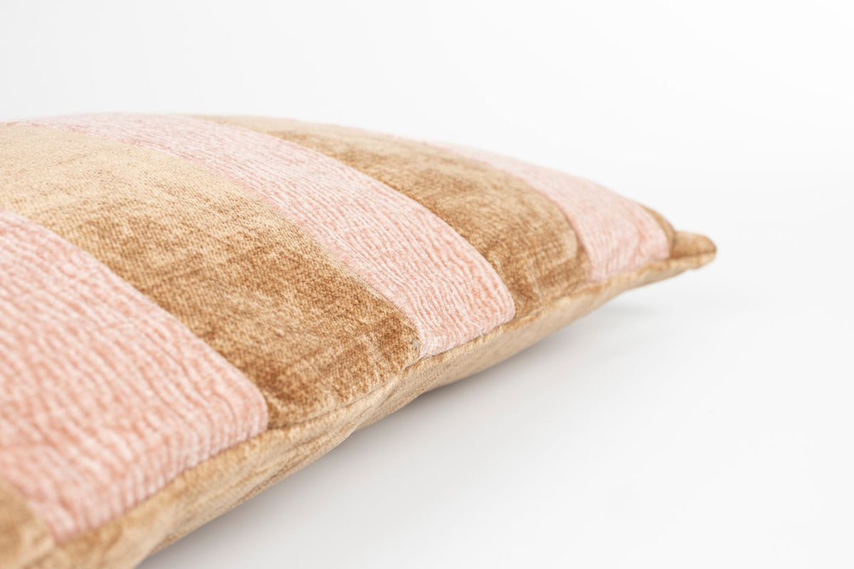 Poduszka dekoracyjna MAISY RECTANGLE – ujęcie 2