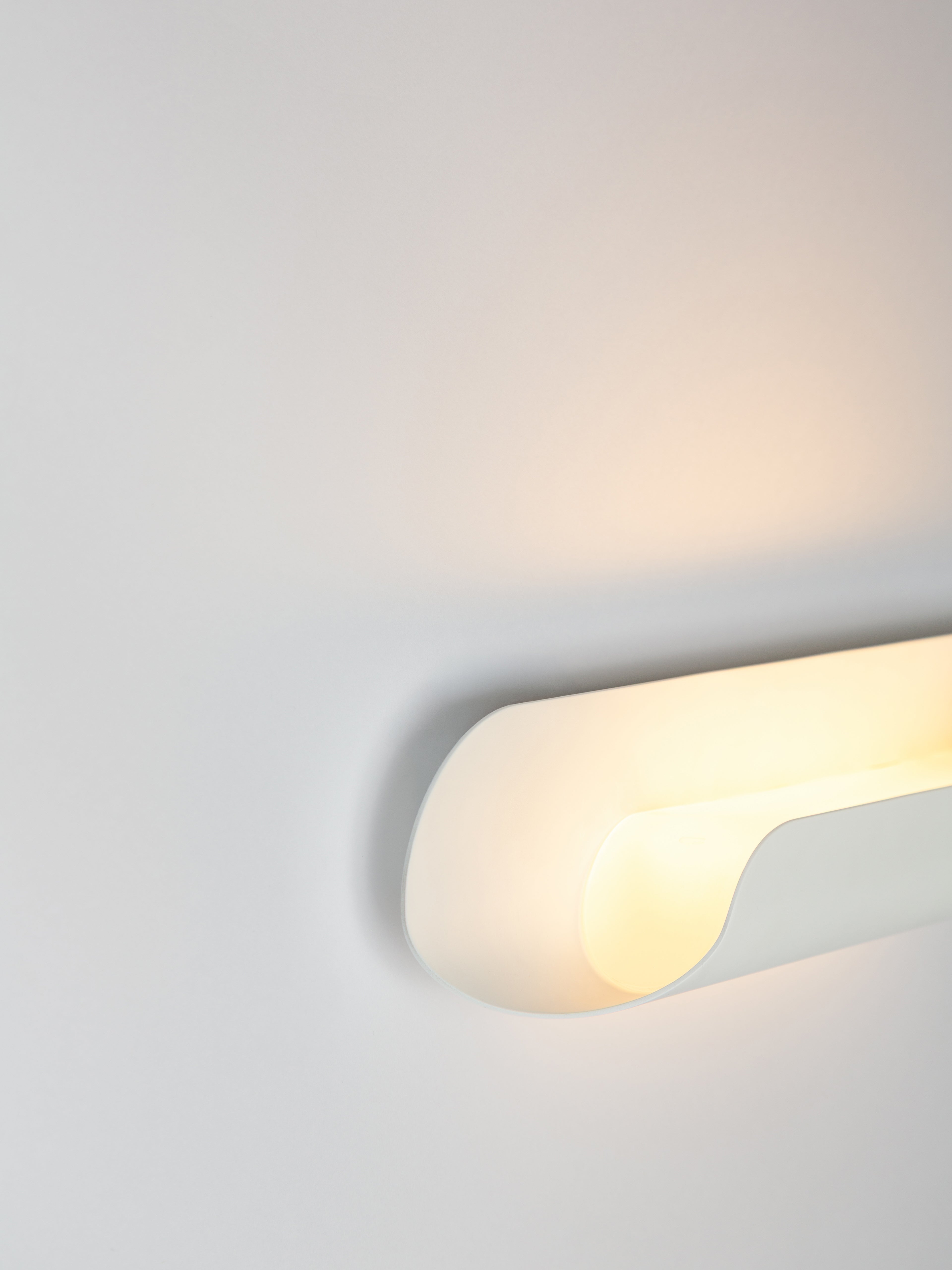 Lampa ścienna ROLL biały
