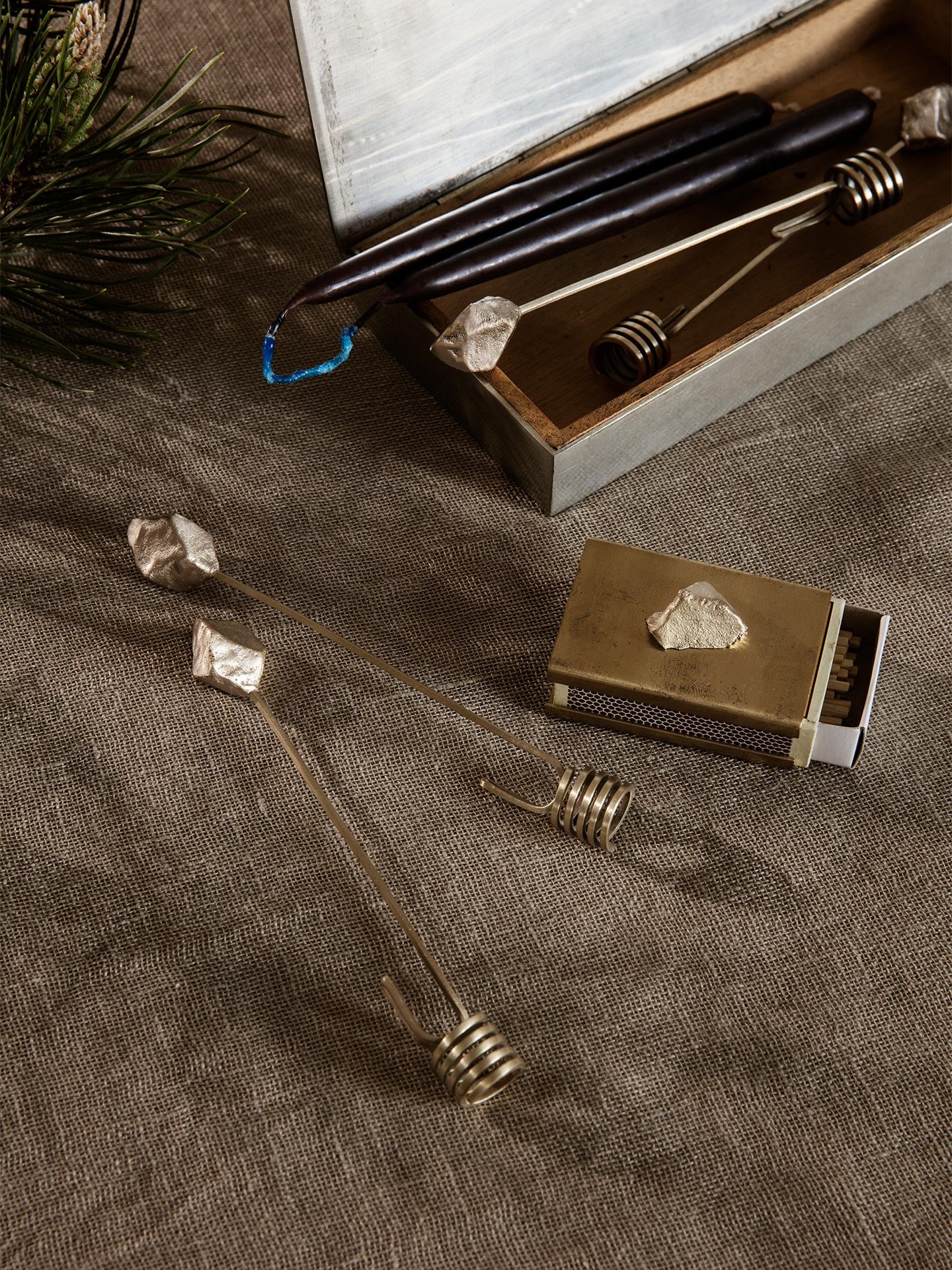Set von Weihnachtsbaumkerzenhaltern STONE aus Messing