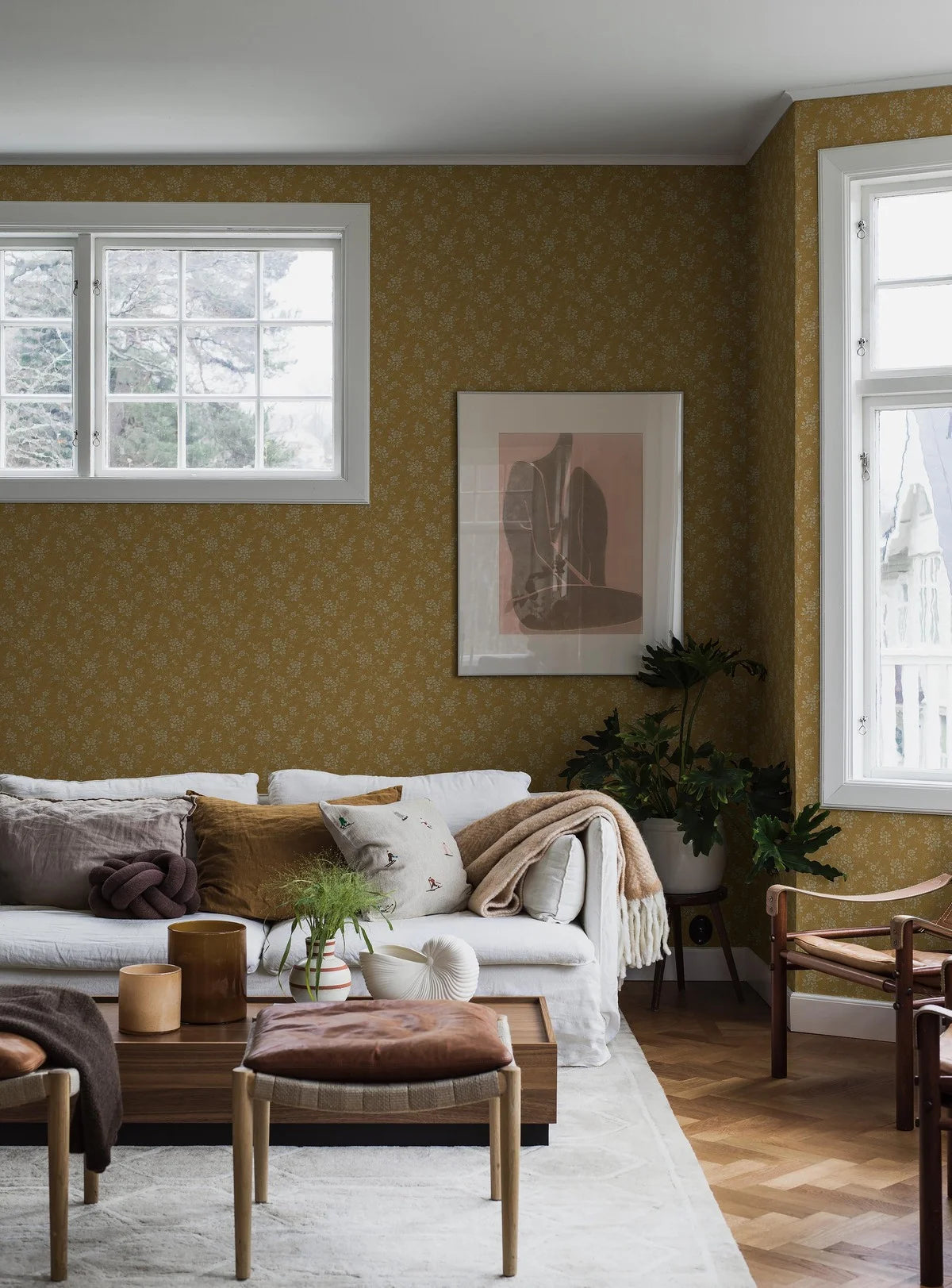 Tapete mit floralem Blumenmuster HIP ROSE gelb