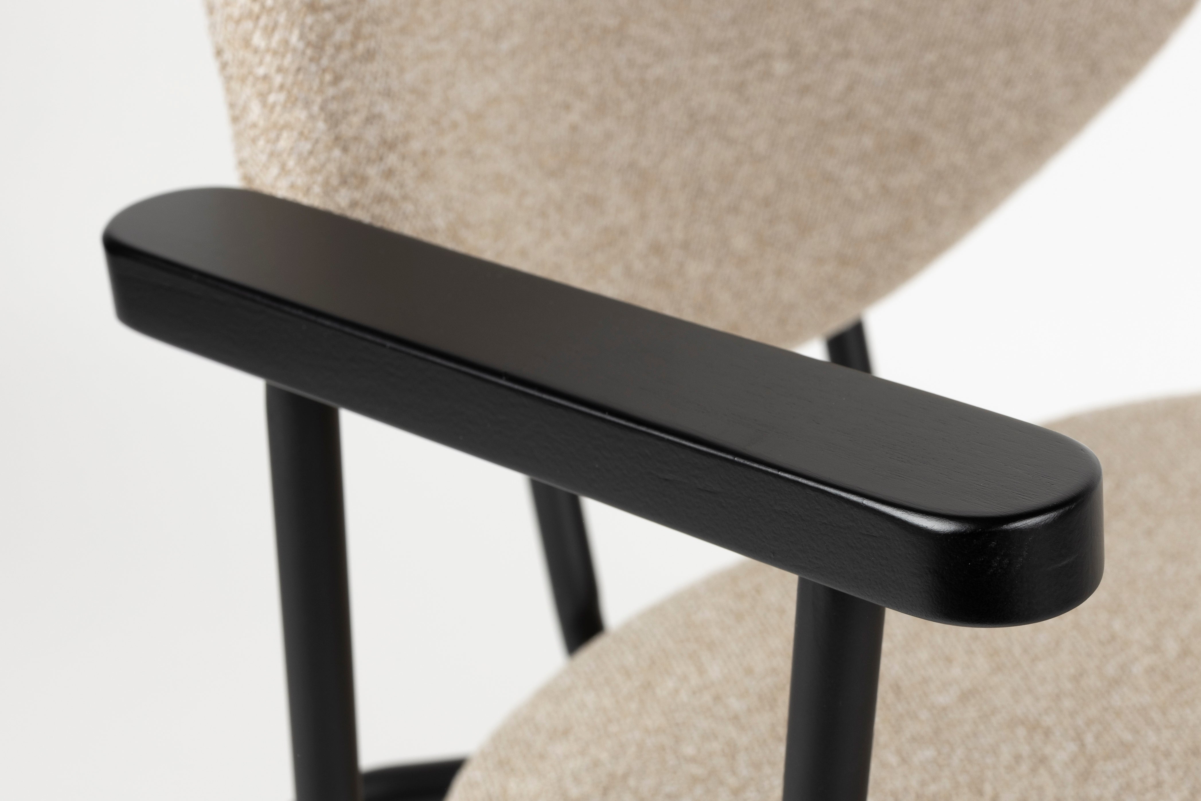 ZELO Armchair in Beige with Black Base